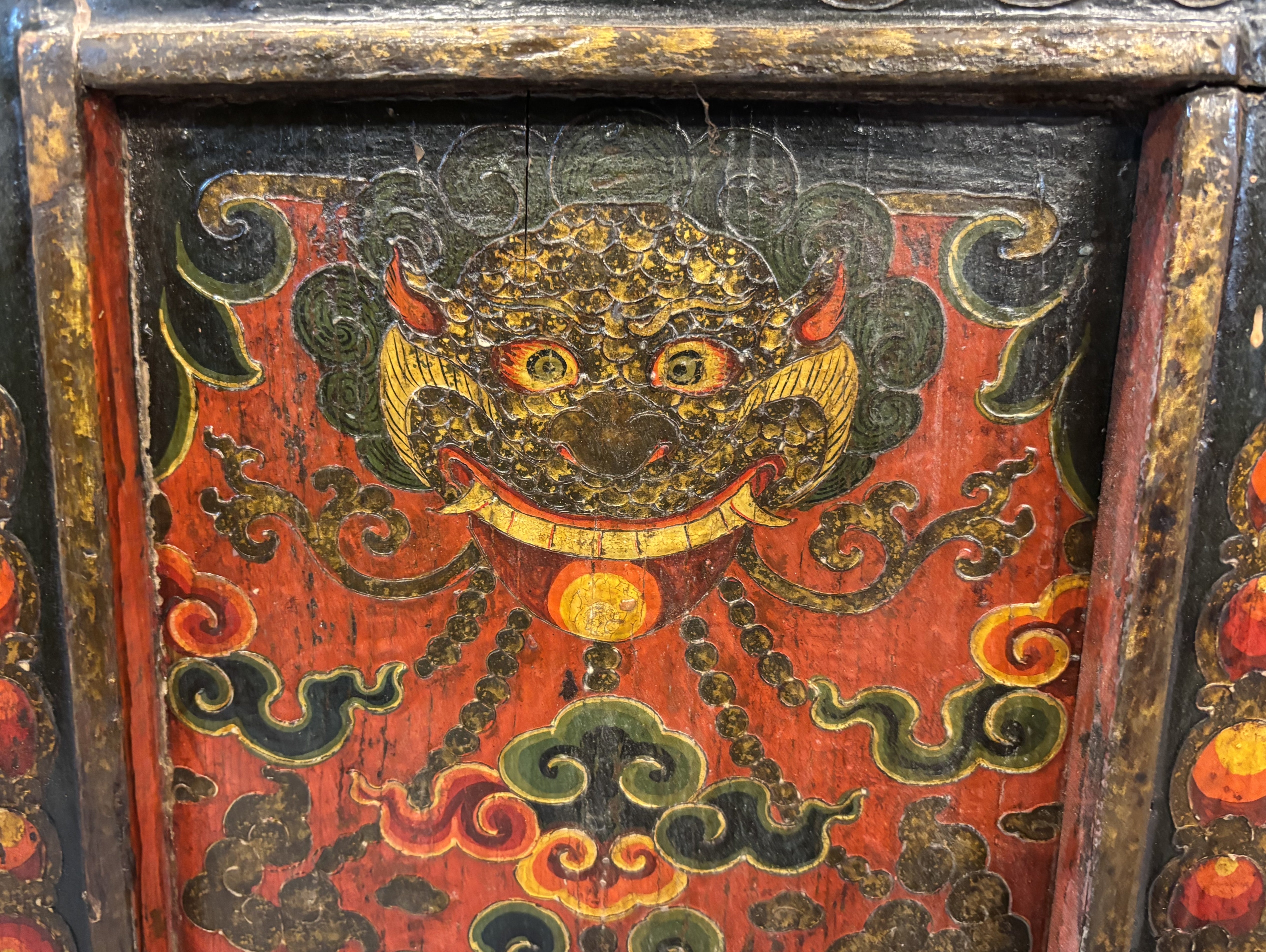 CREDENZA TIBET