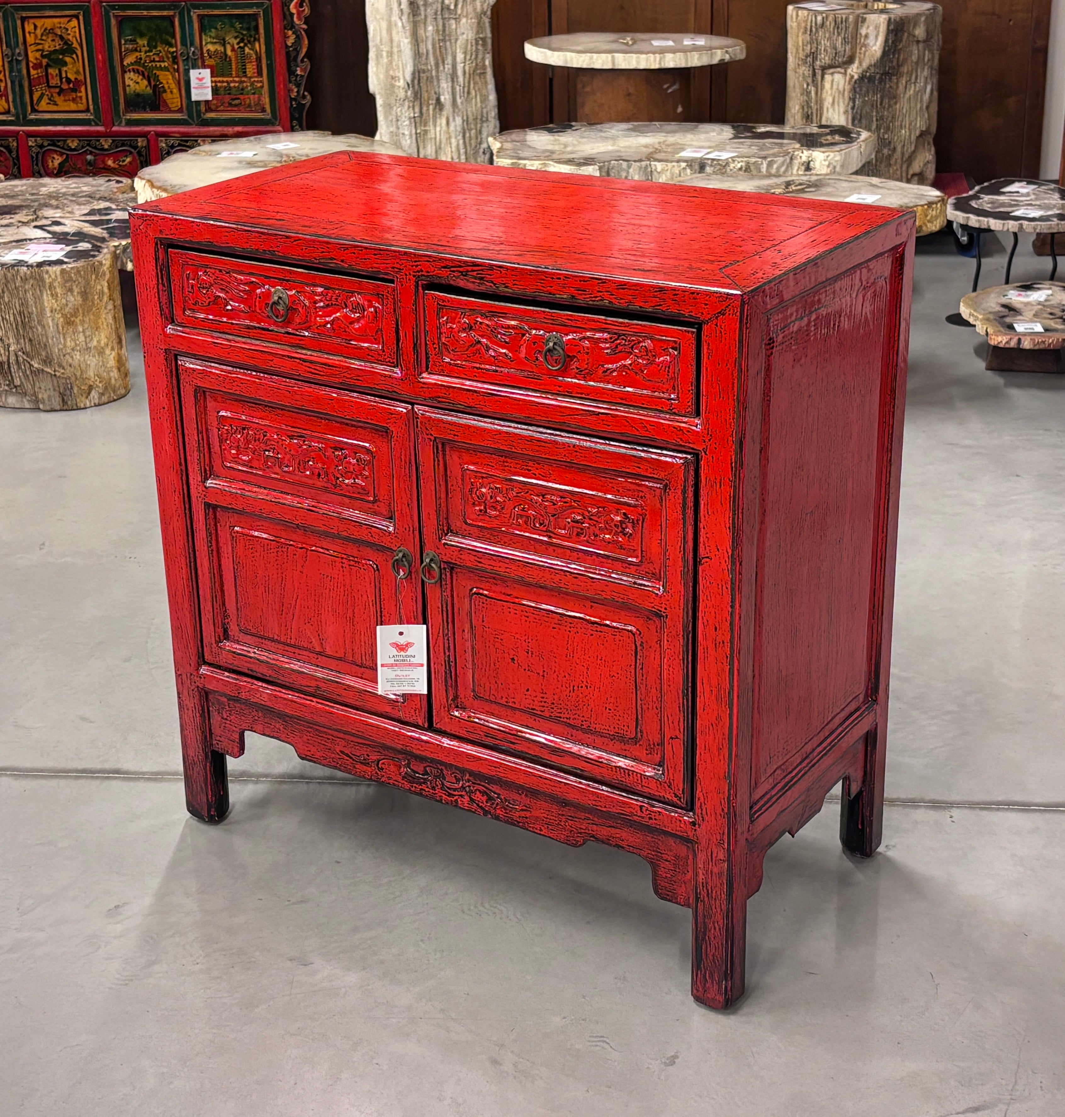 CREDENZINO CINESE IN LACCA ROSSA