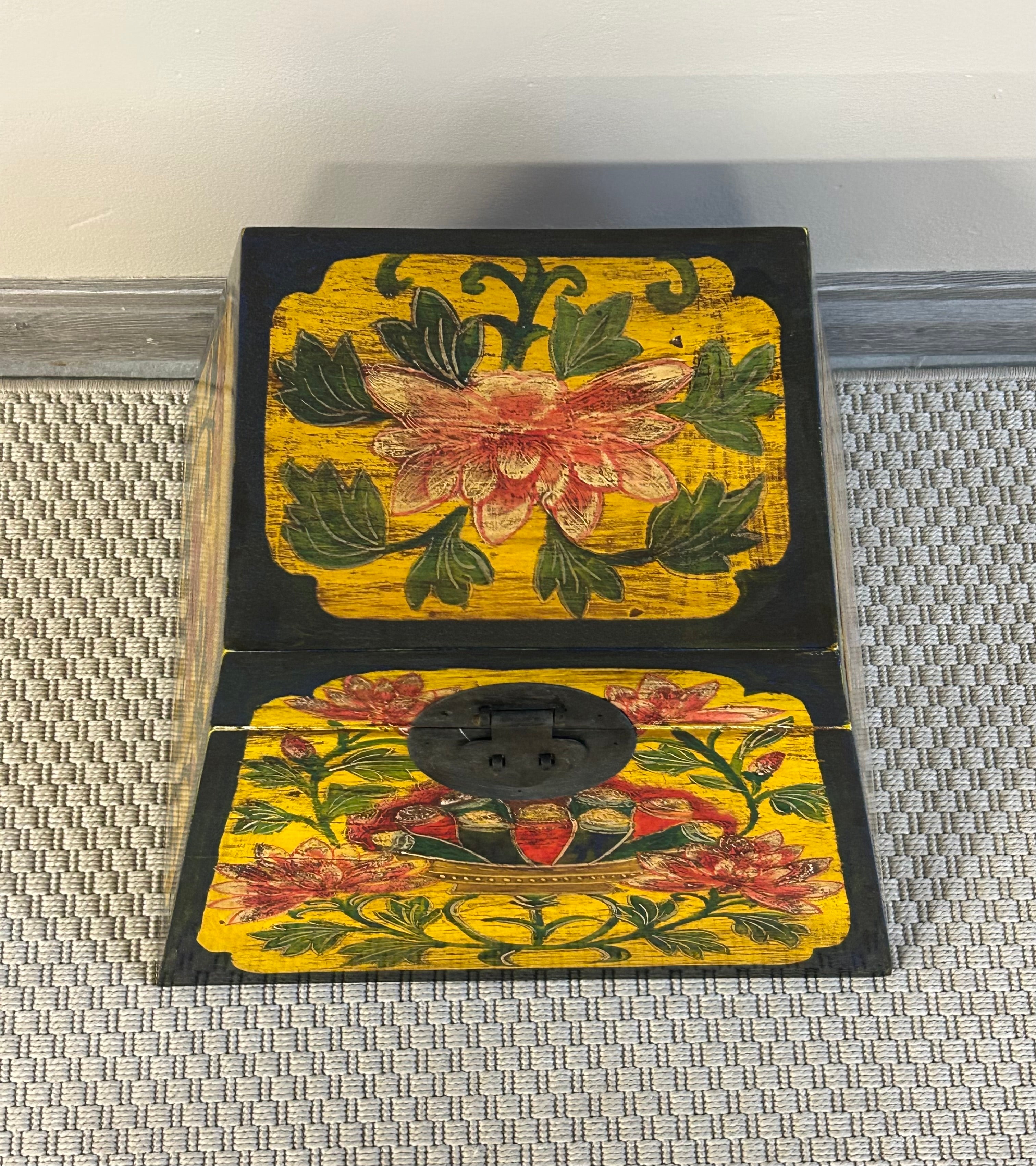 BAULETTO DECORATO TIBETANO