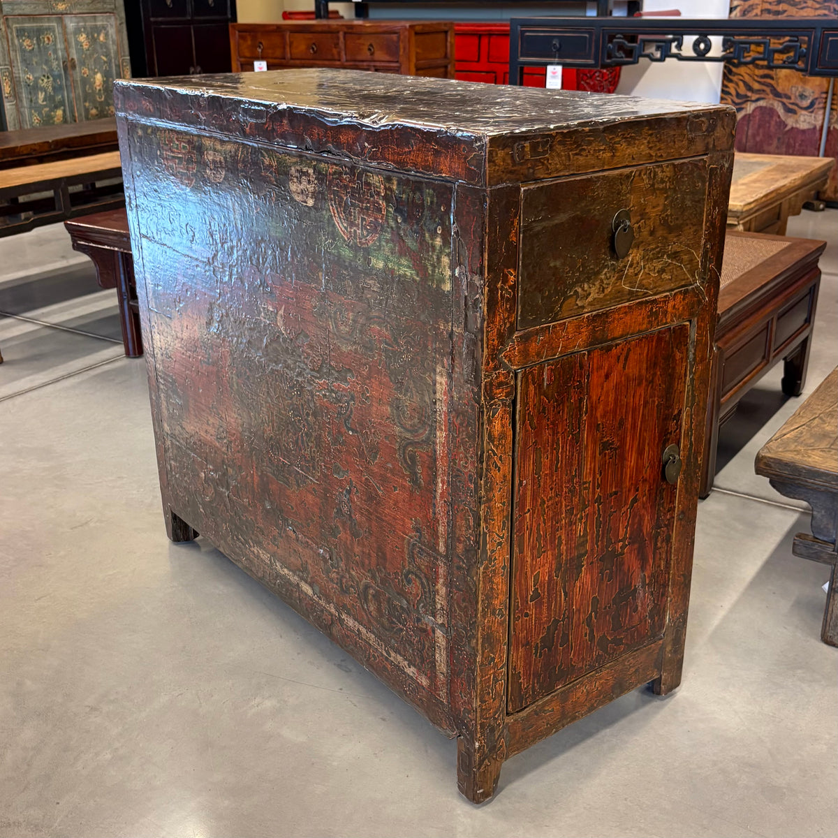 CREDENZA MONGOLIA APERTURA LATERALE FRONTE DECORATO