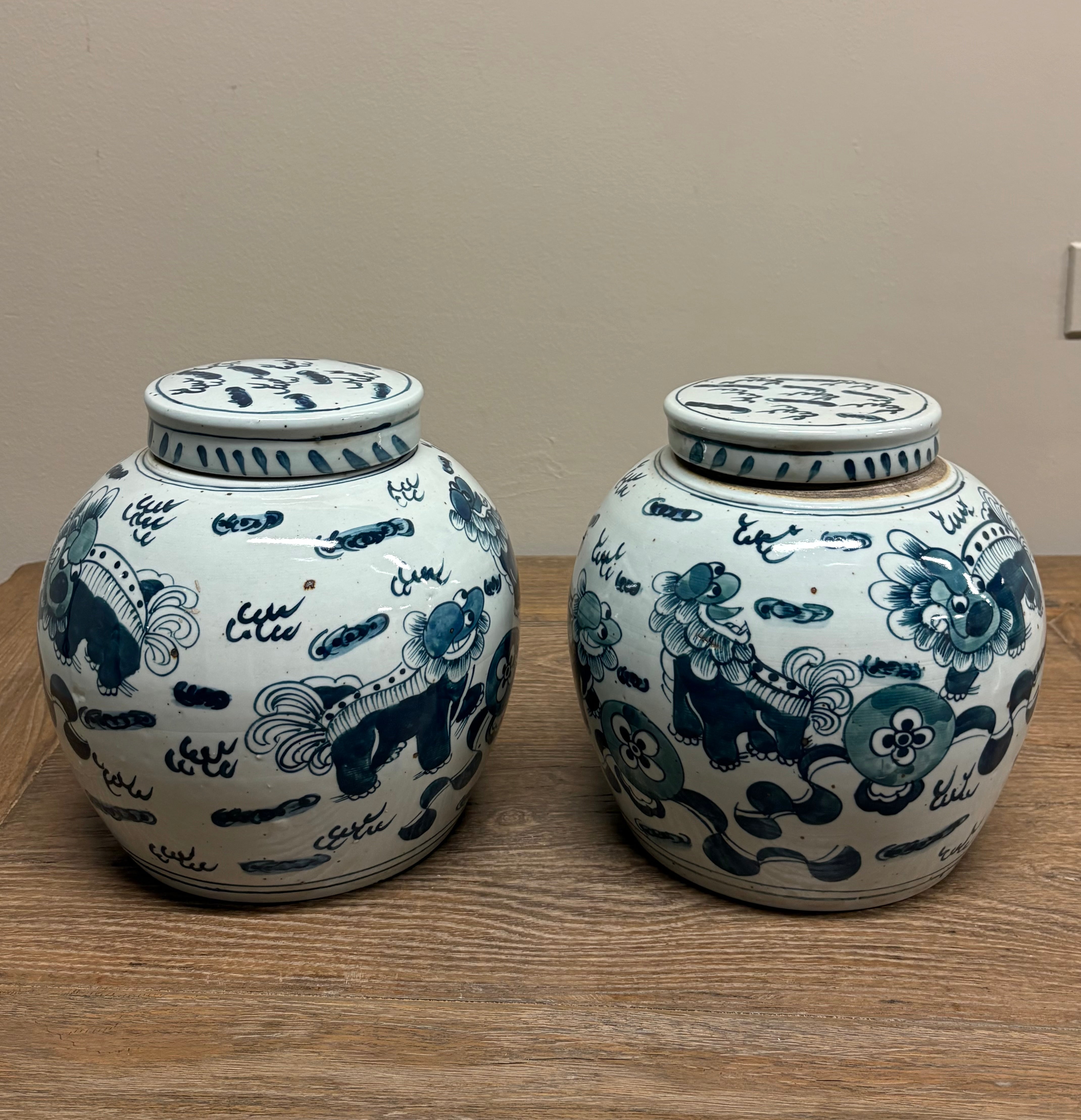 VASO CINESE STONDATO IN CERAMICA DECORATA