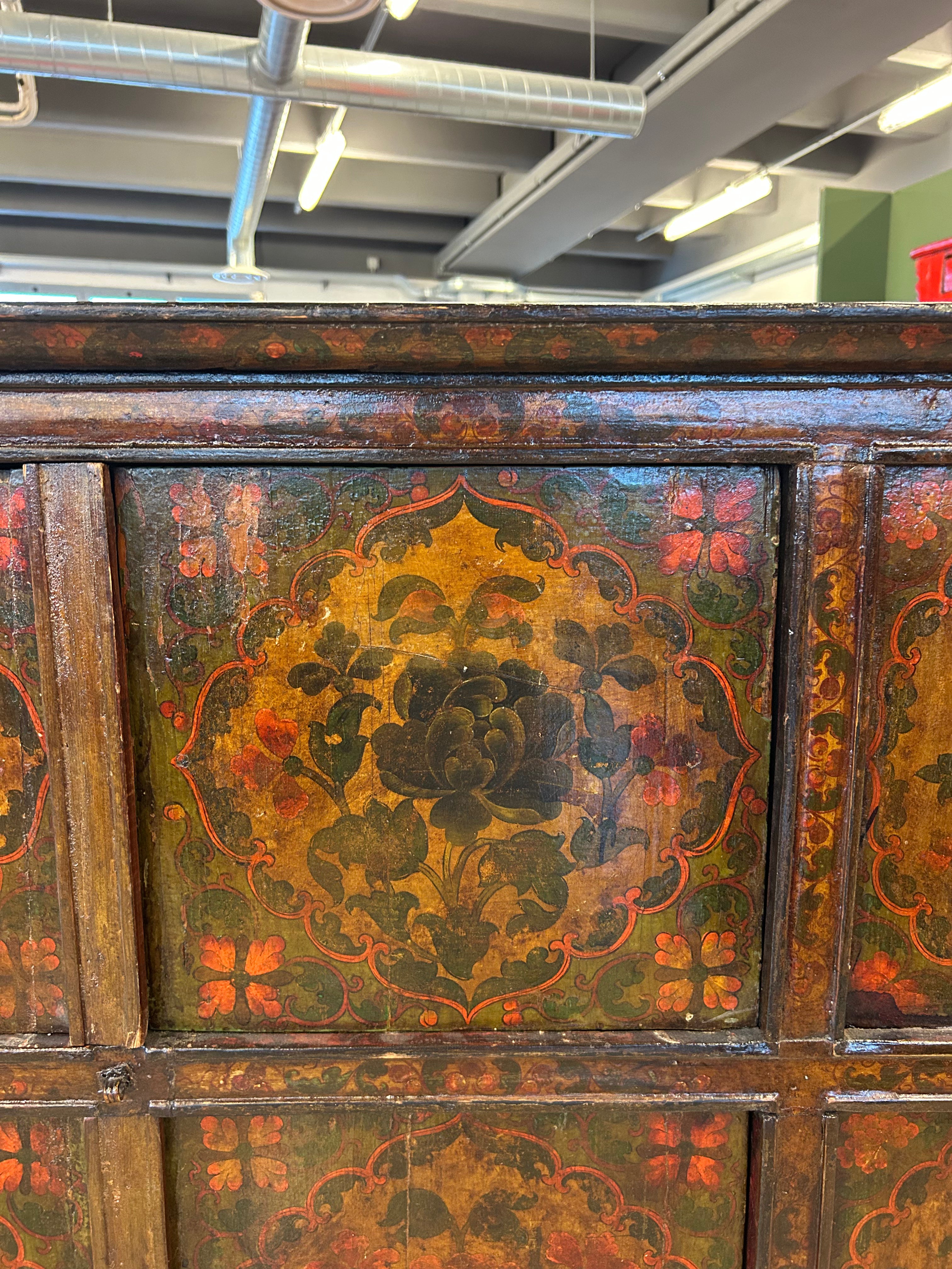 CREDENZA TIBET