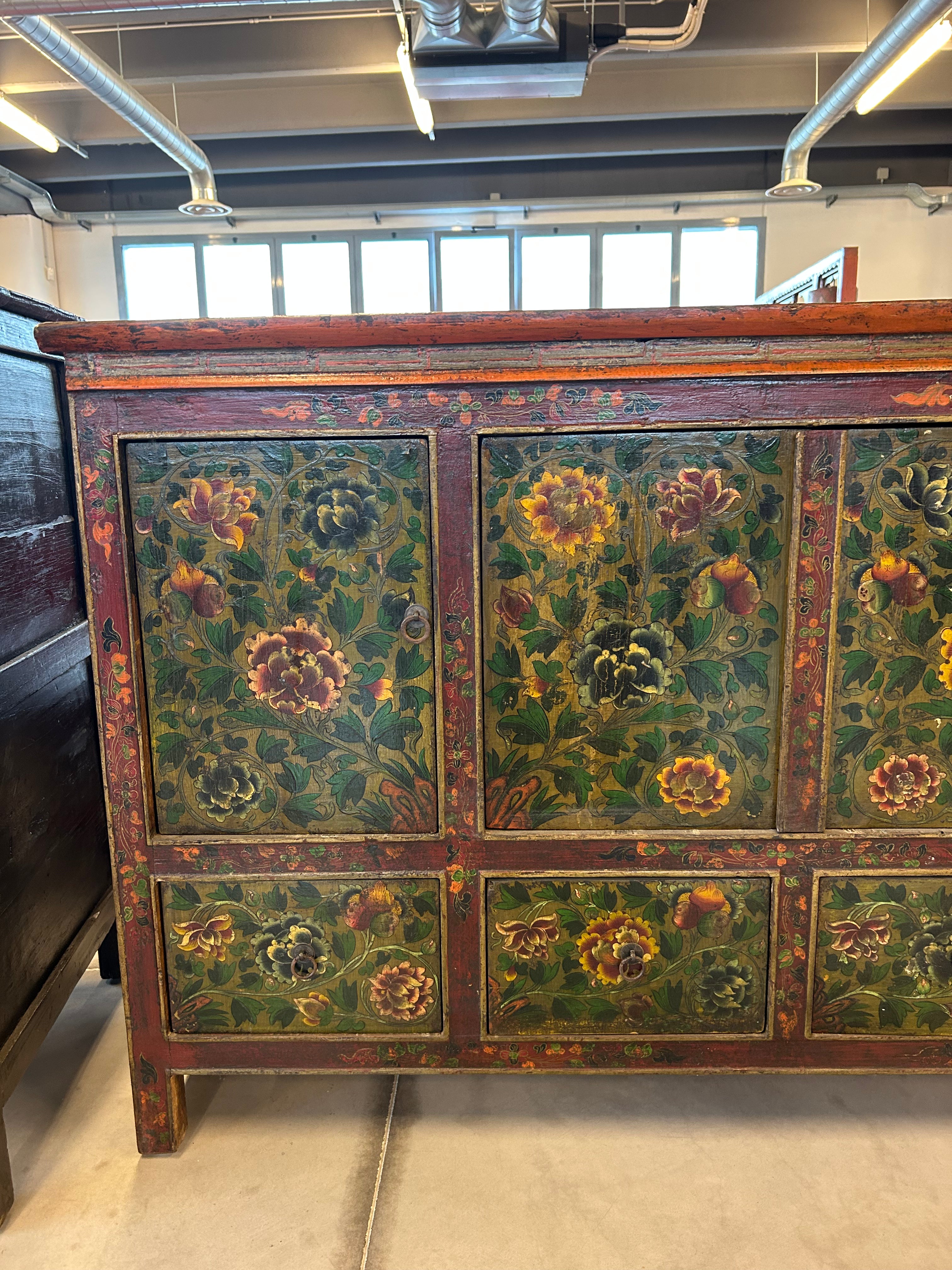 CREDENZA TIBET