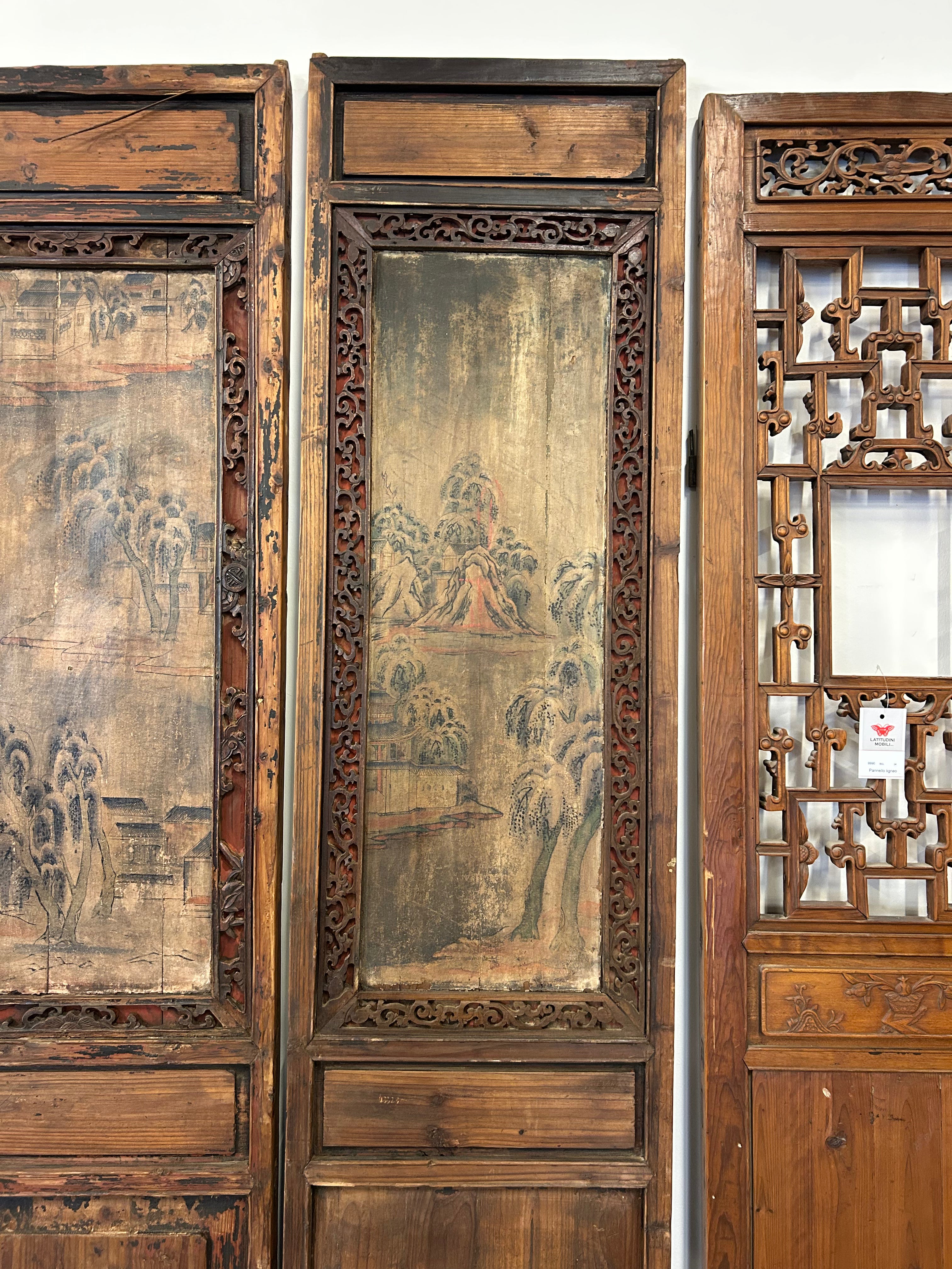 PANNELLI LIGNEI CON DECORI E INTAGLI