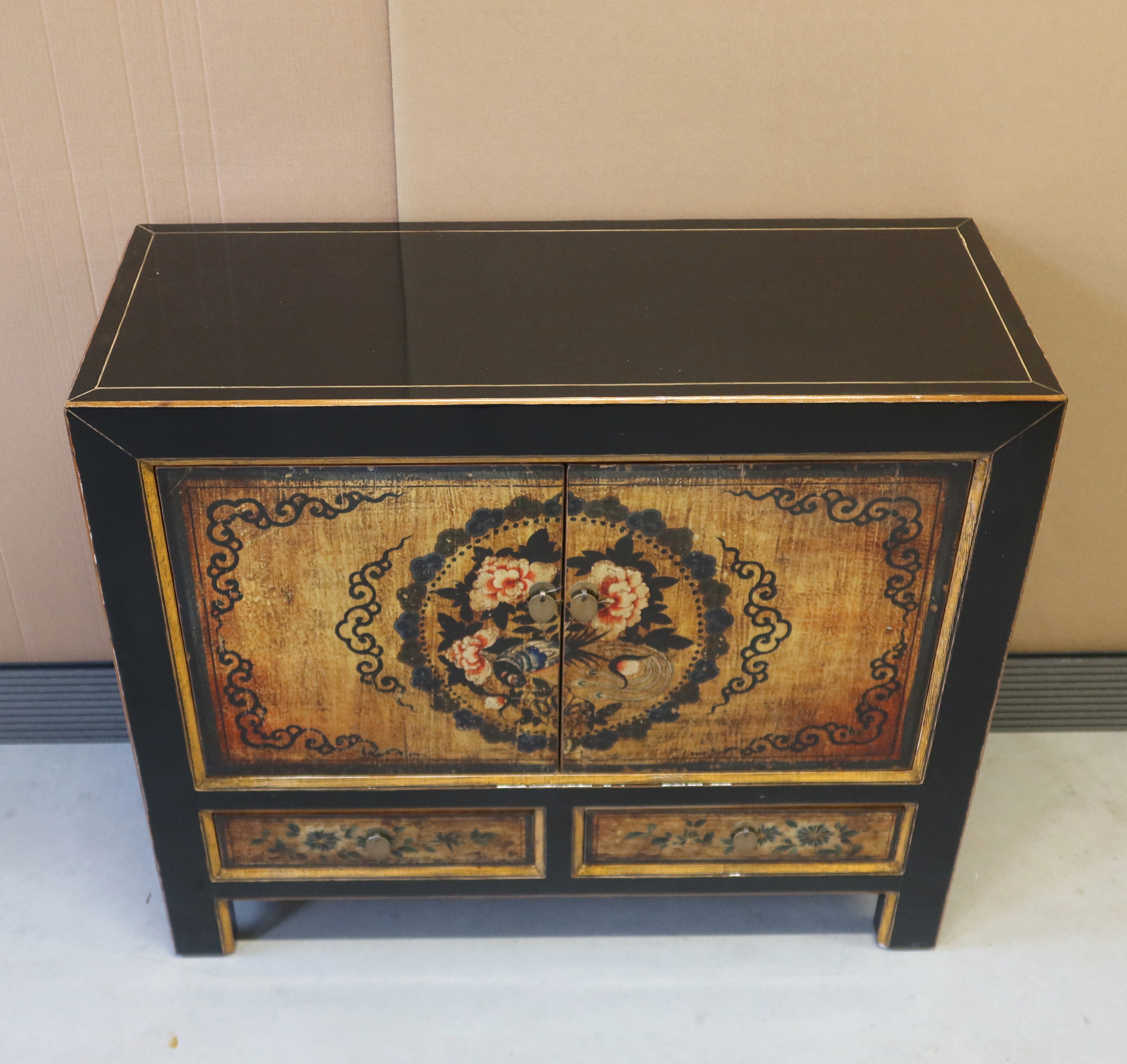 CREDENZA MONGOLIA LACCA DECORATA
