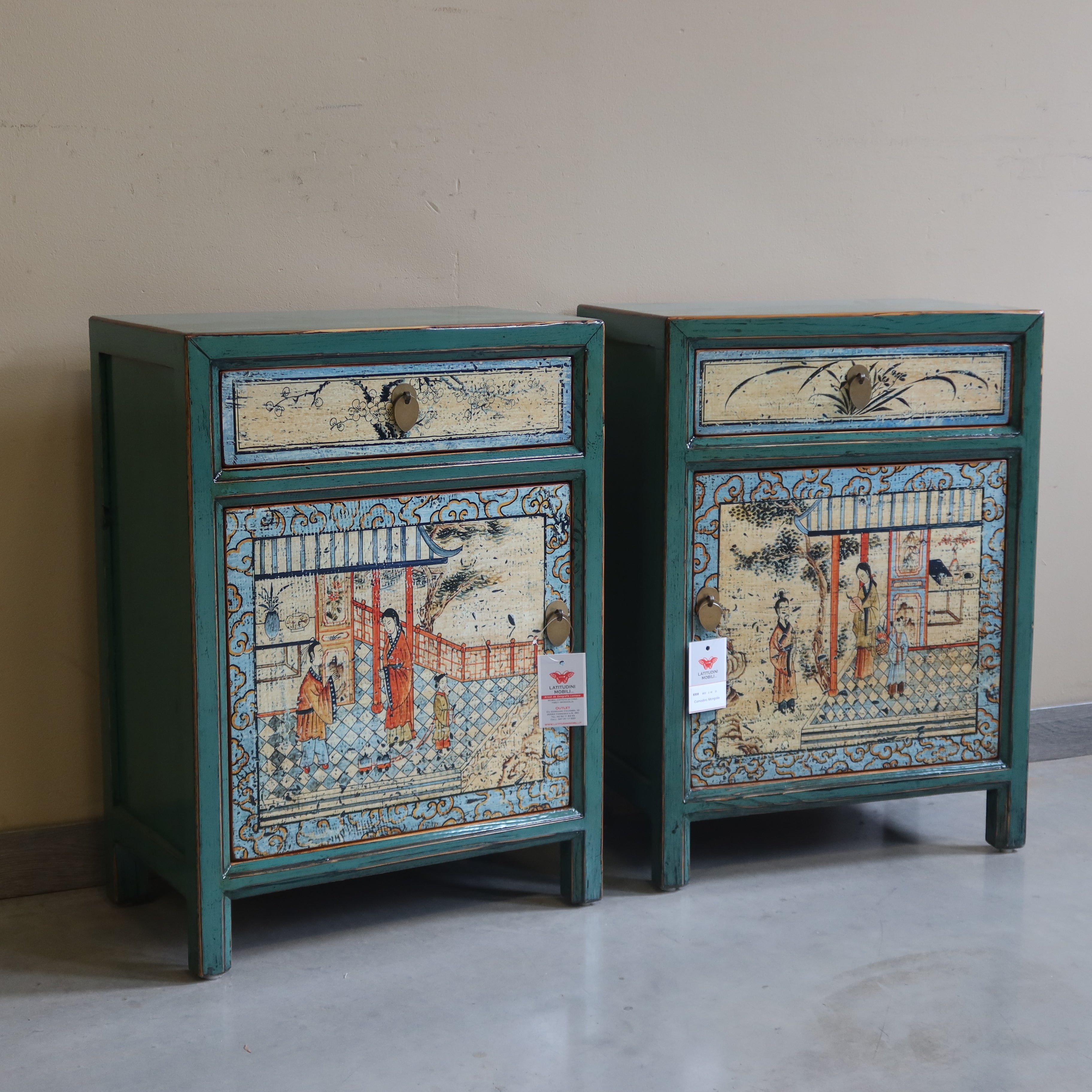 COMODINI MONGOLIA DECORATI