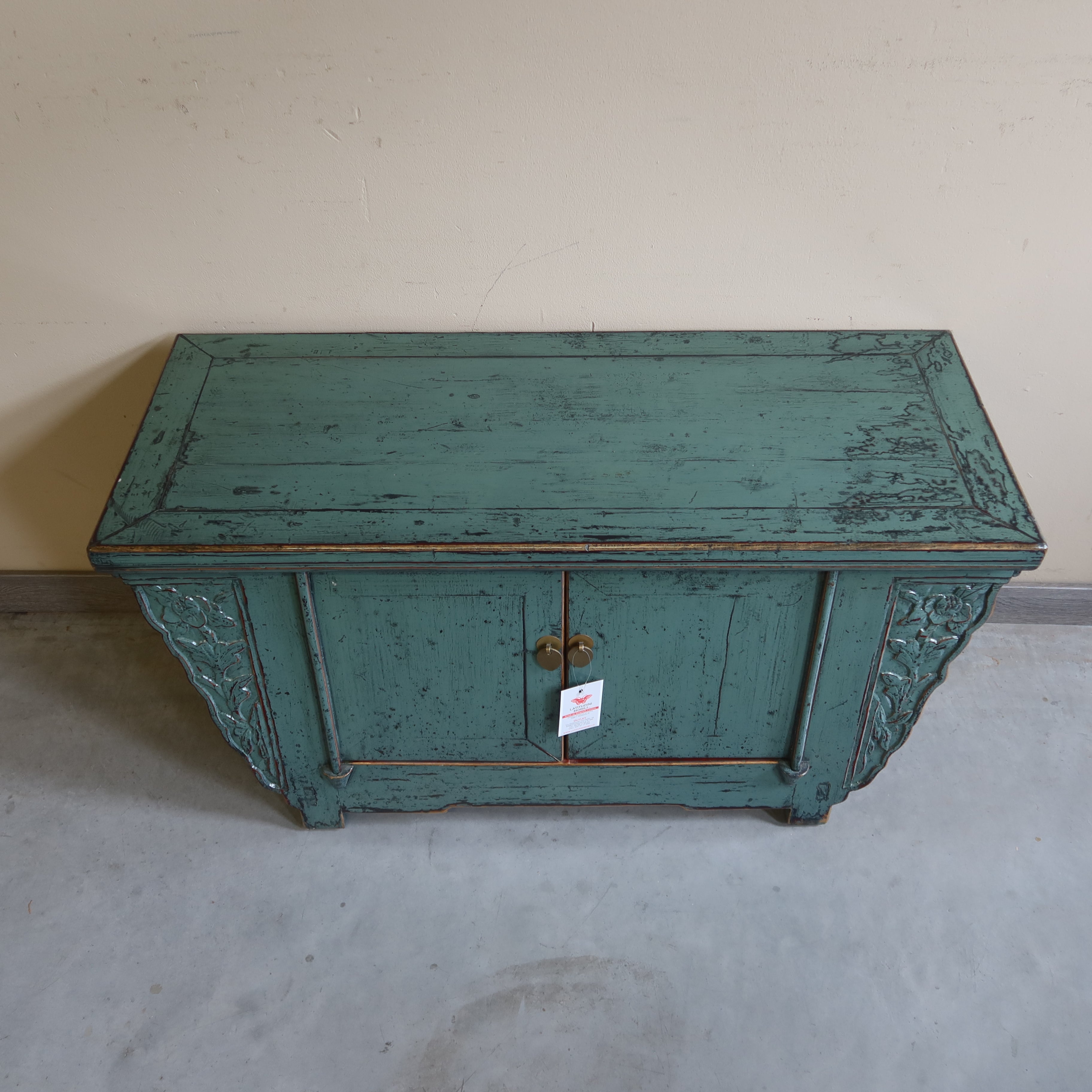 CASSAPANCA LACCATA AD ALTARE ALI INTAGLIATE