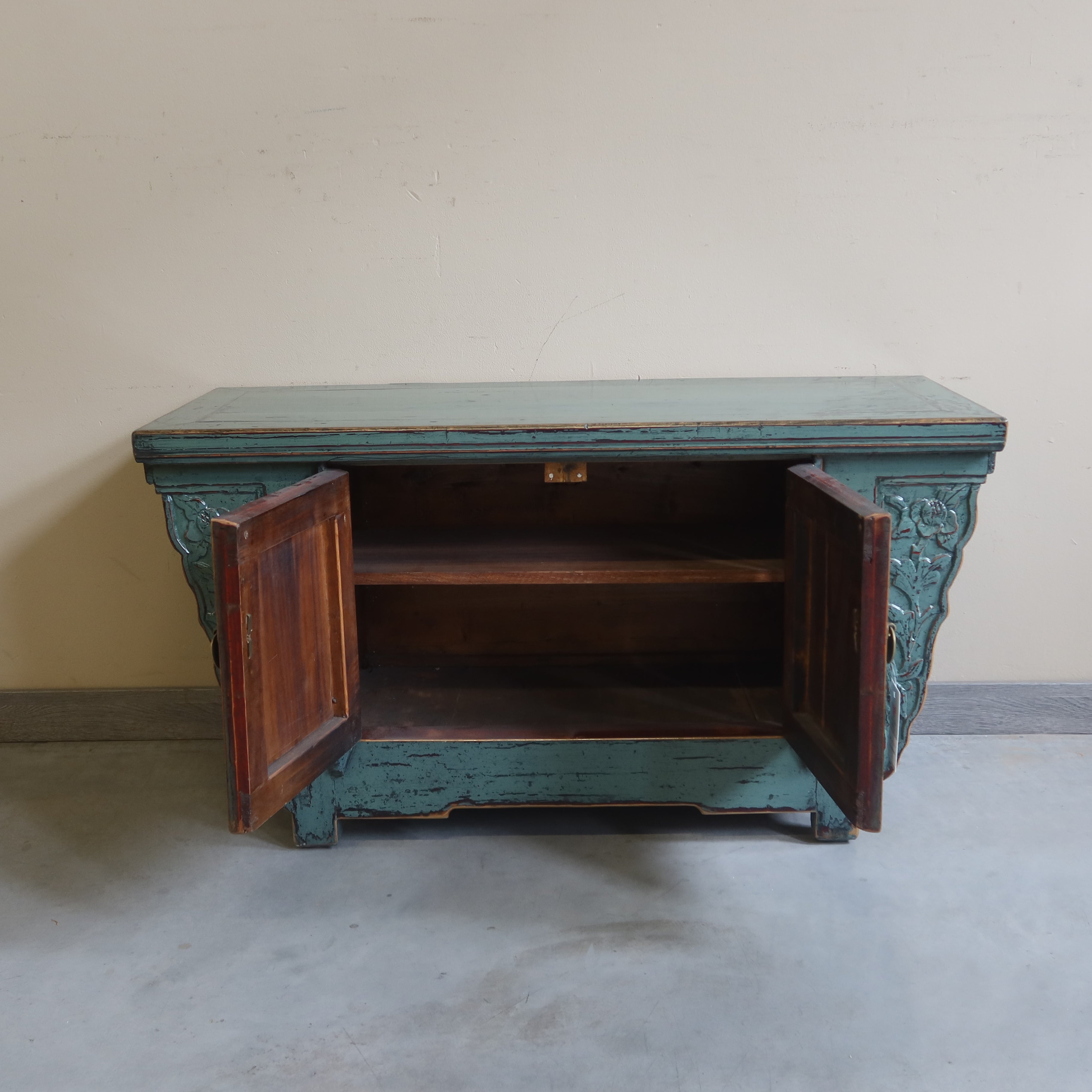 CASSAPANCA LACCATA AD ALTARE ALI INTAGLIATE