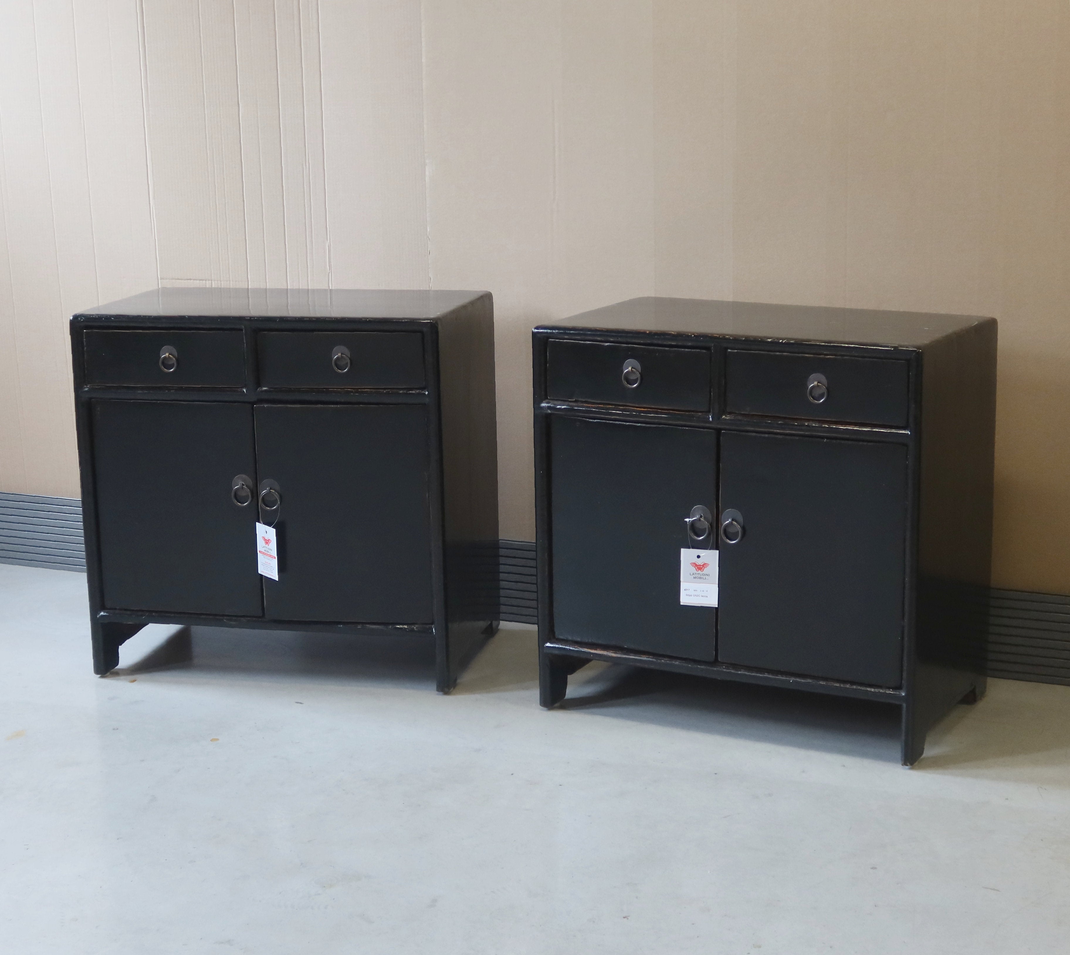 COMODINO CINESE LACCA NERA