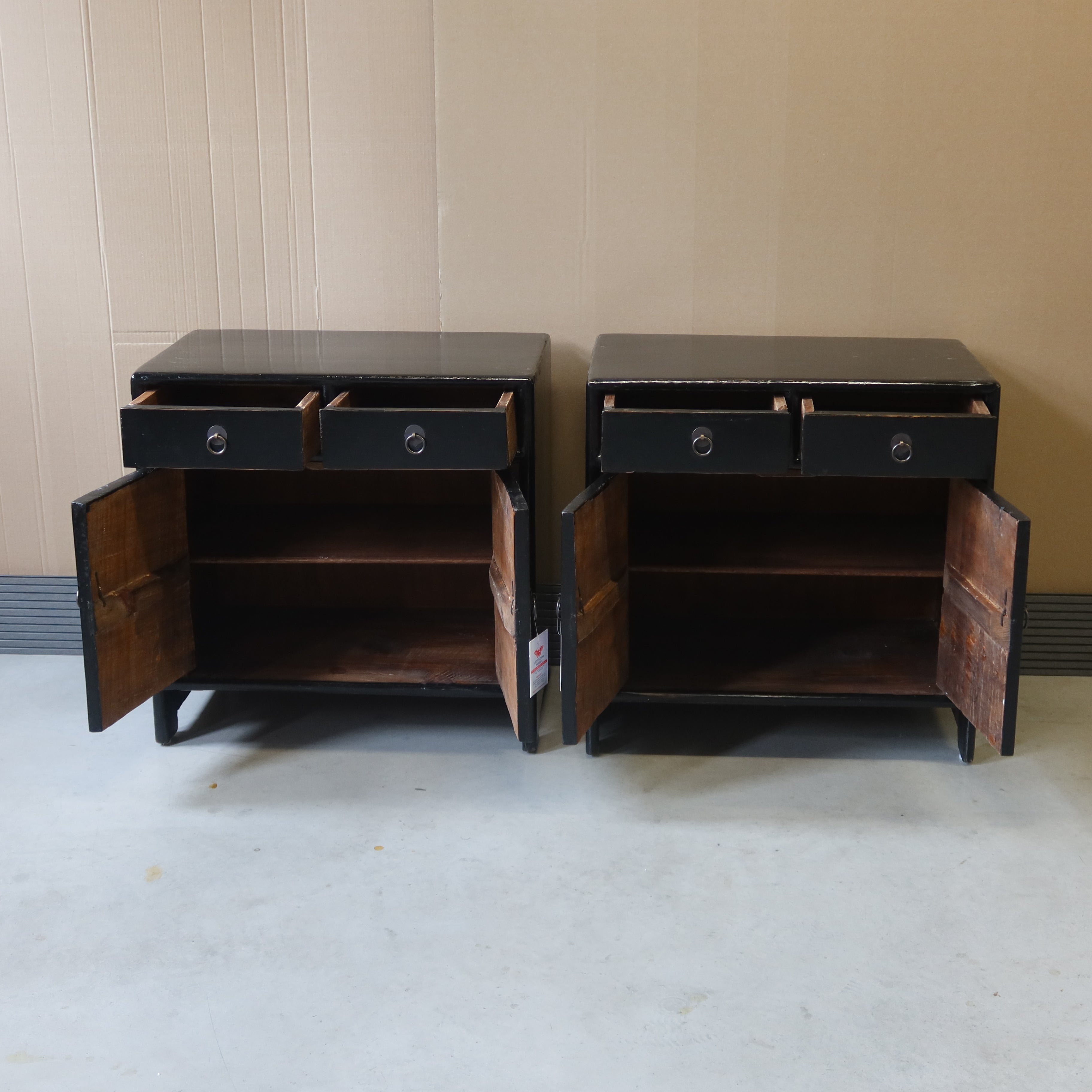 COMODINO CINESE LACCA NERA