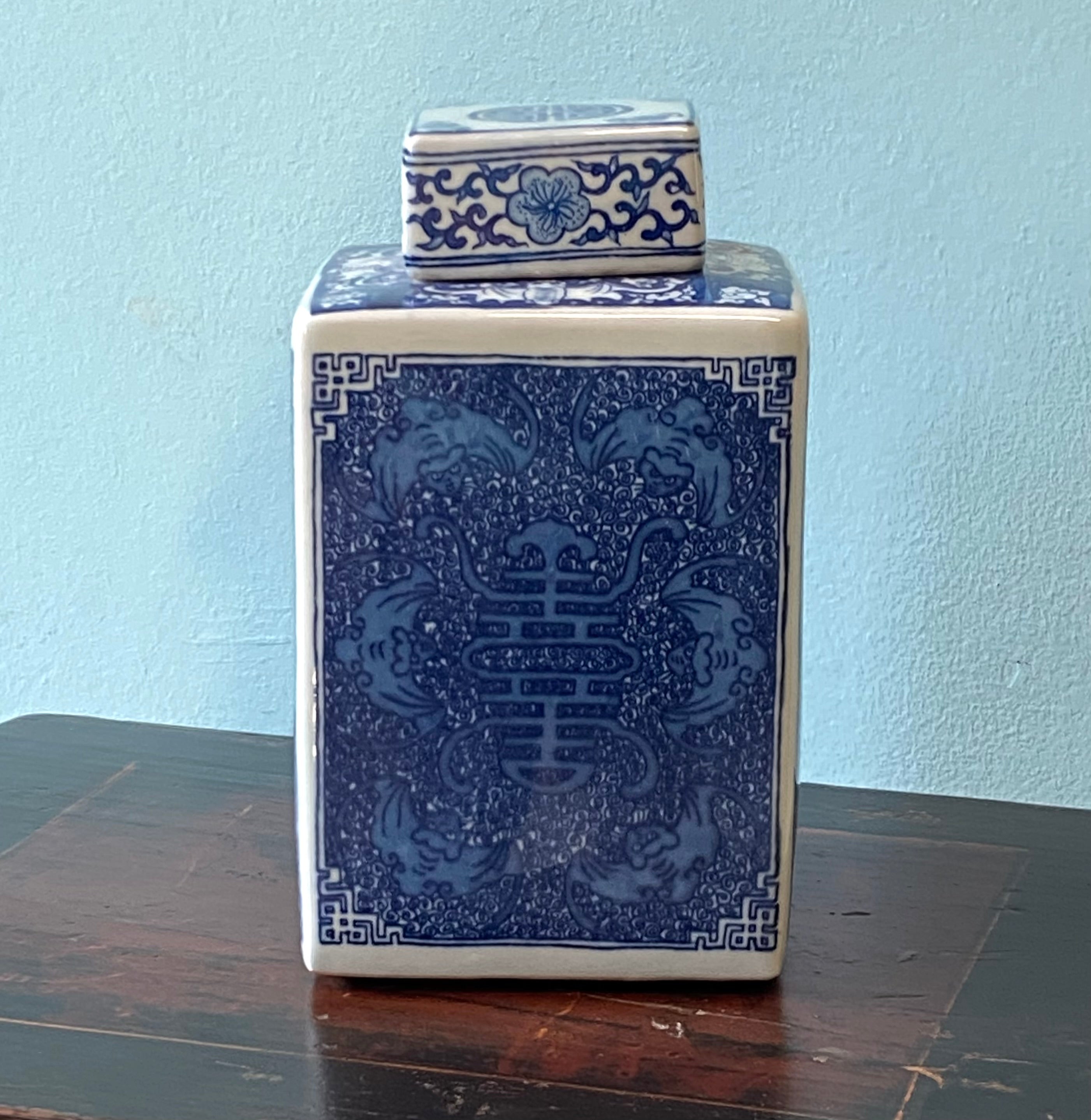 VASO CINESE A BASE QUADRATA