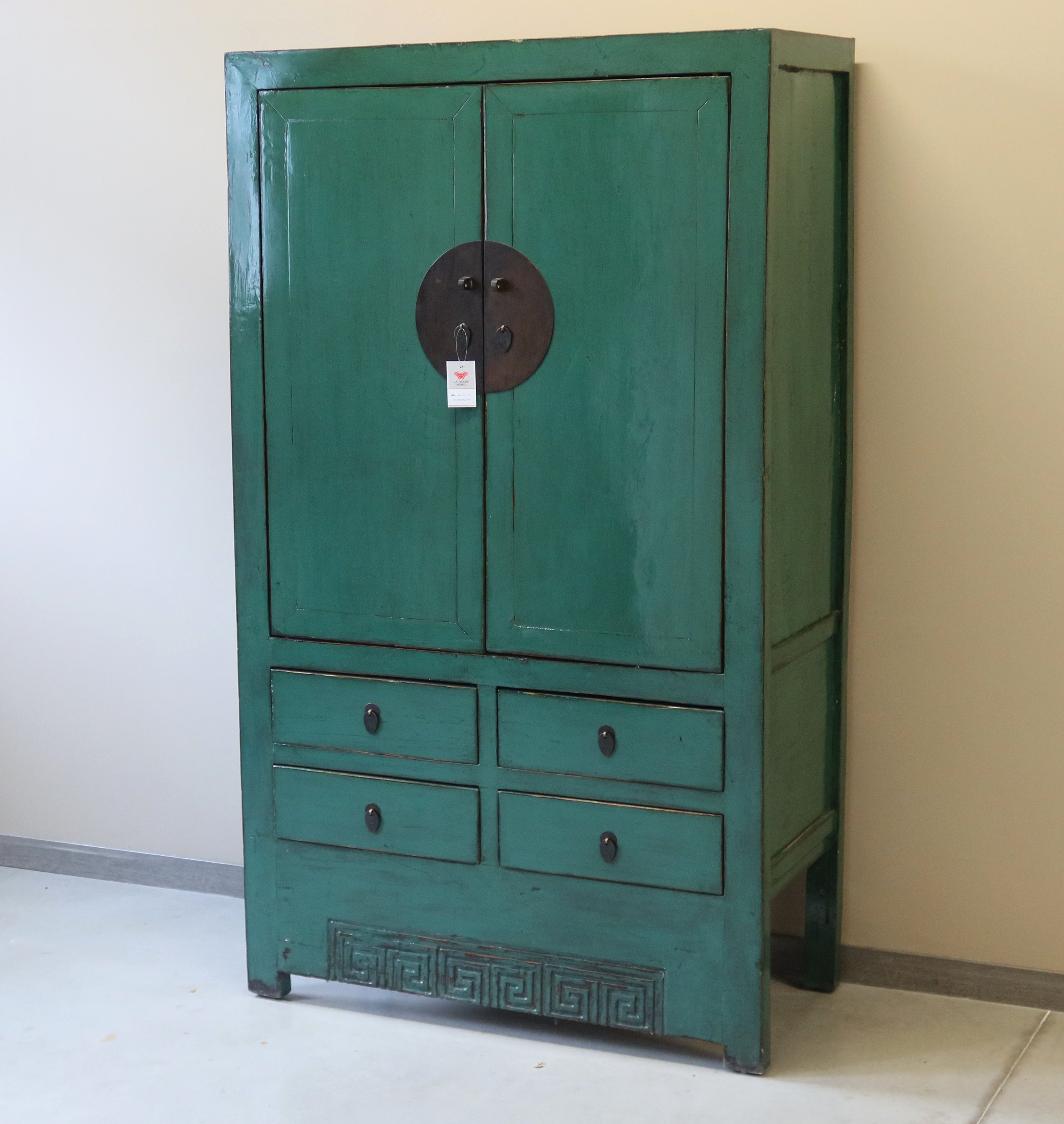 ARMADIO CINESE IN LACCA