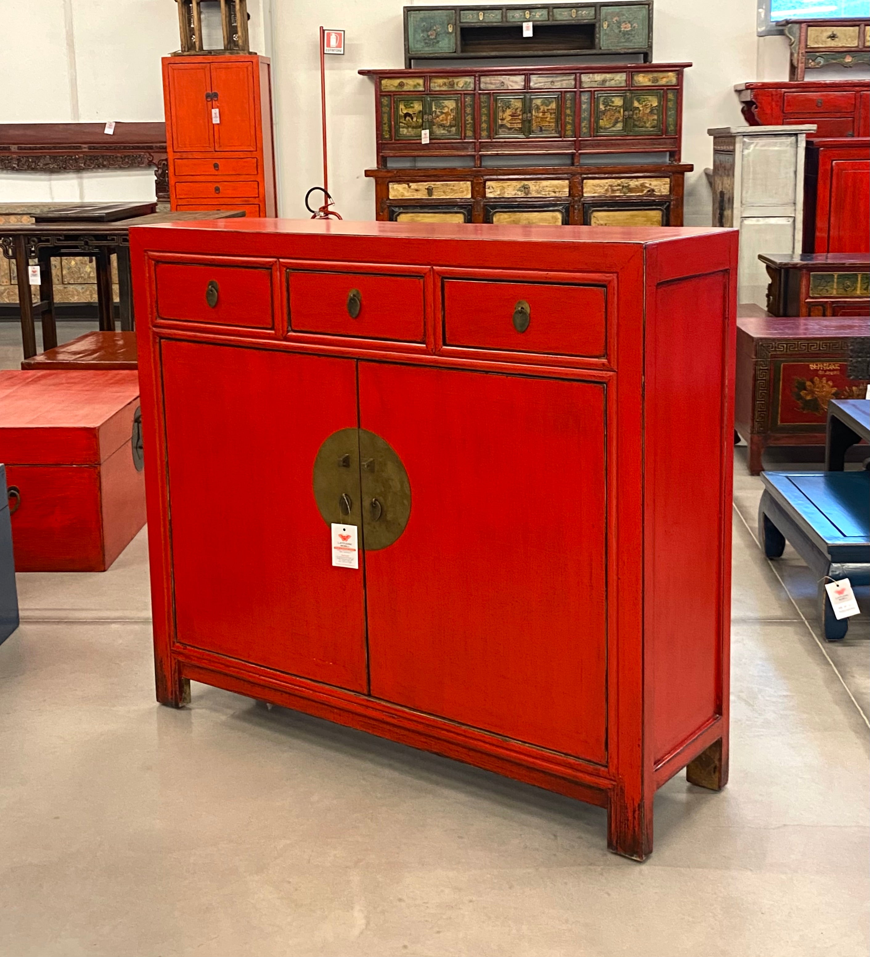 ALTA CREDENZA CINESE LACCA ROSSA