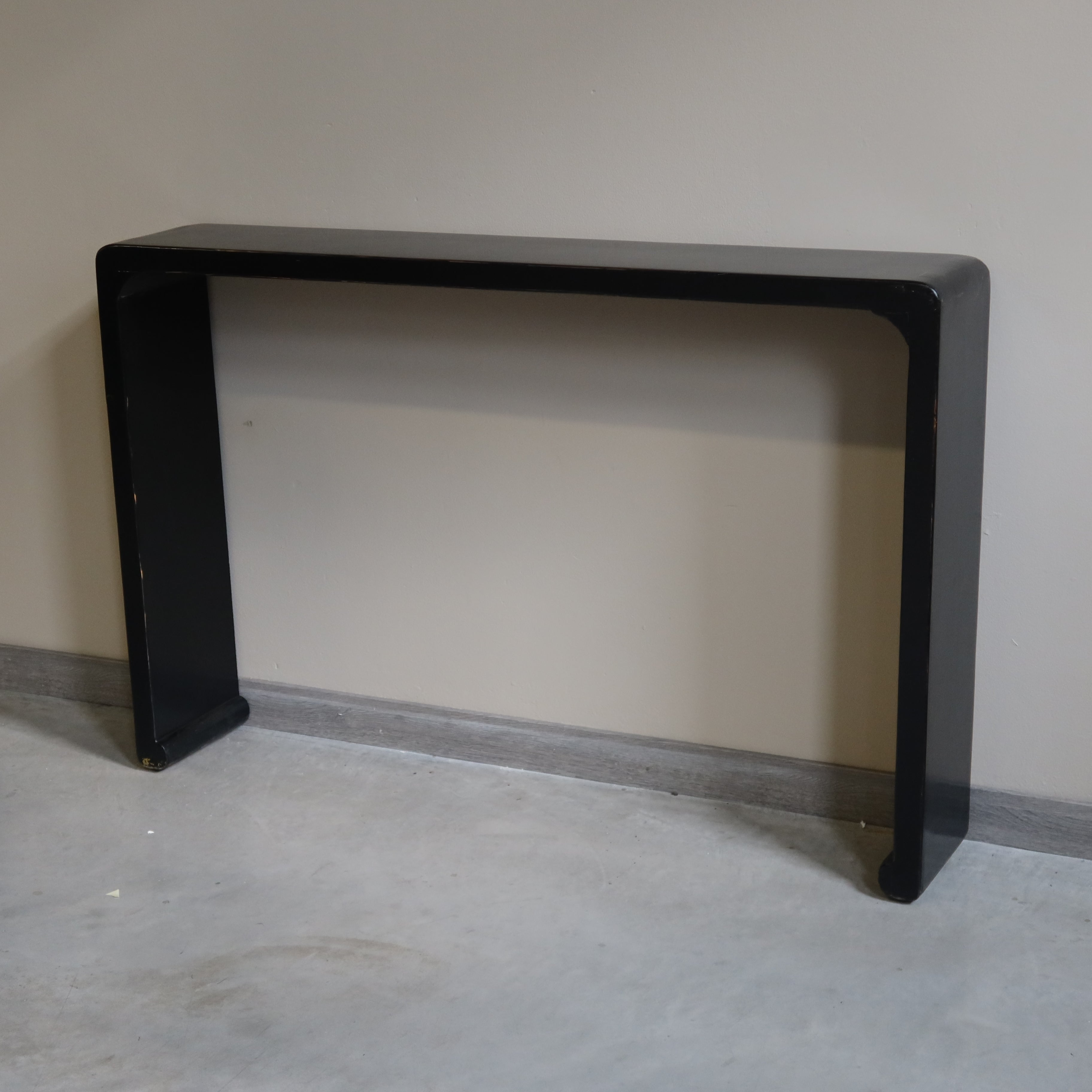 CONSOLLE CINESE A "U" IN LACCA NERA