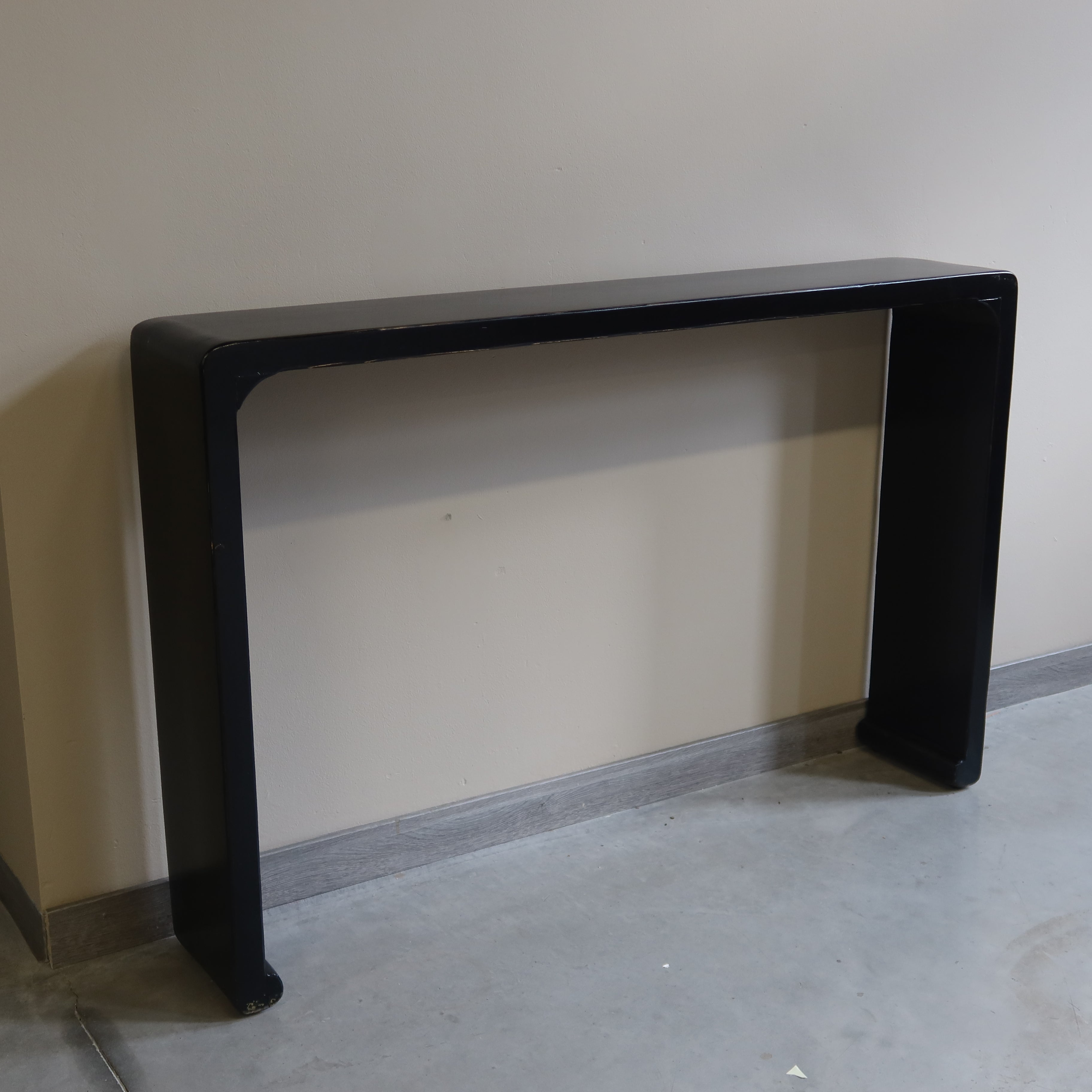 CONSOLLE CINESE A "U" IN LACCA NERA