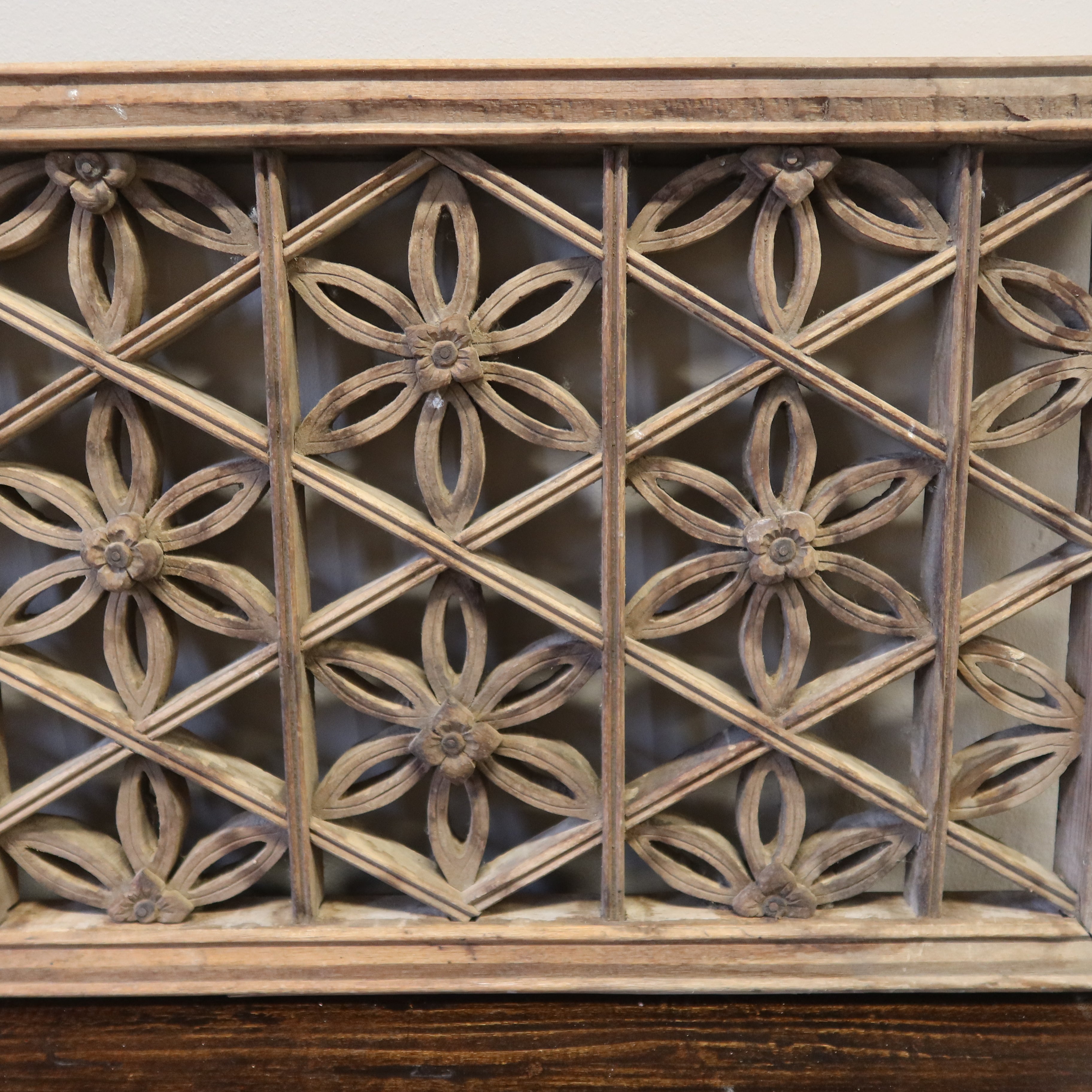 PANNELLO CINESE LIGNEO CON INTAGLI