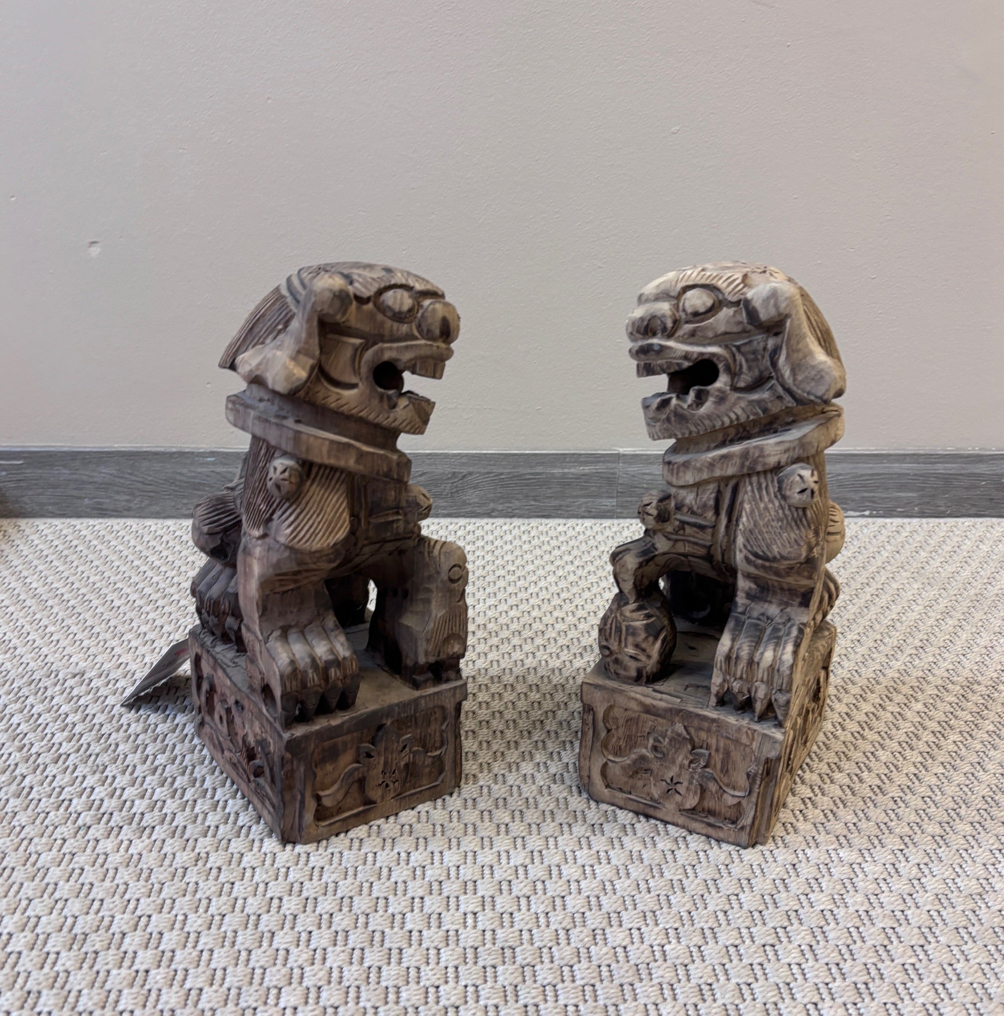 COPPIA DI STATUETTE IN CANFORA "LEONCANI" GUARDIANI