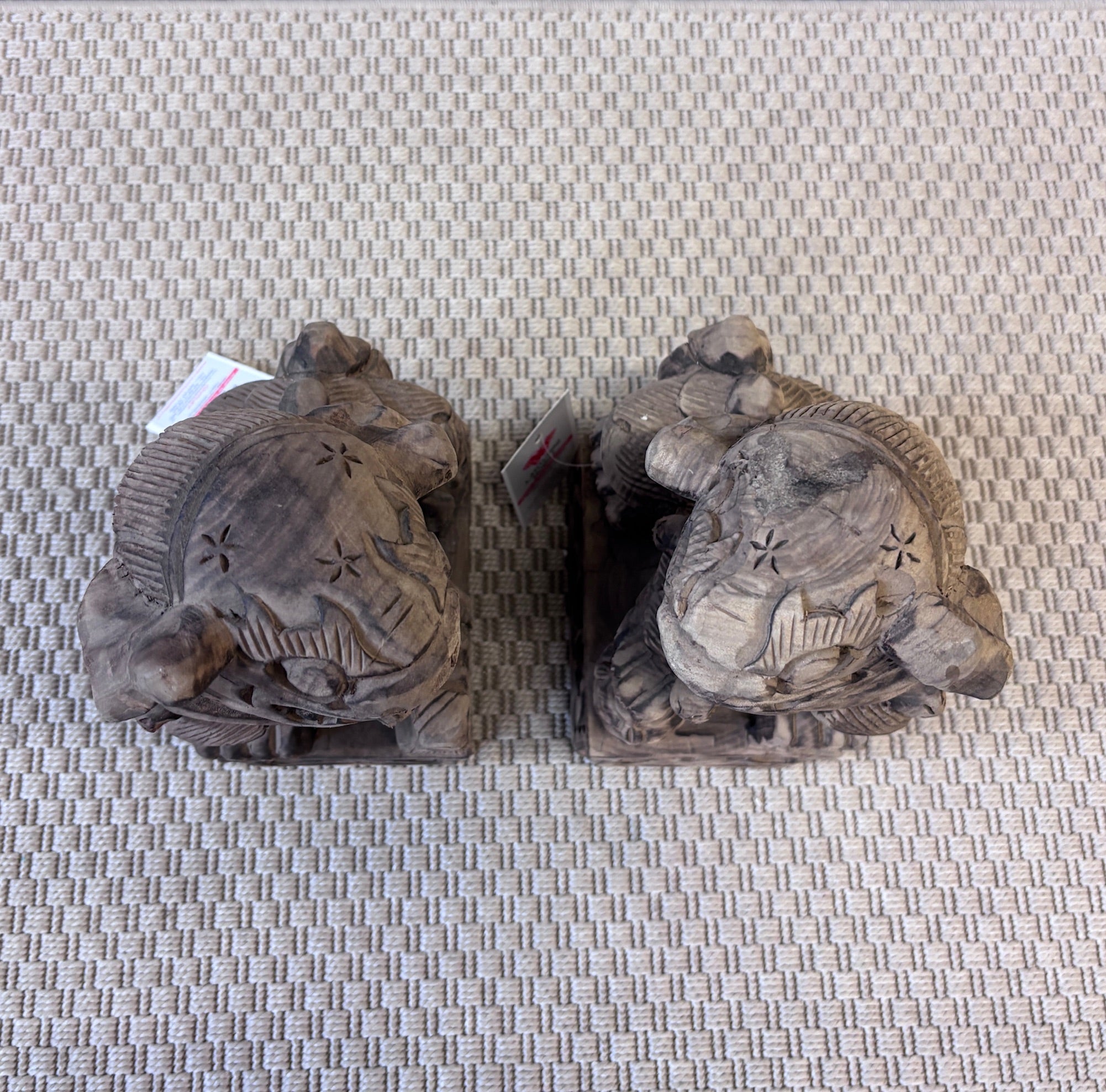 COPPIA DI STATUETTE IN CANFORA "LEONCANI" GUARDIANI