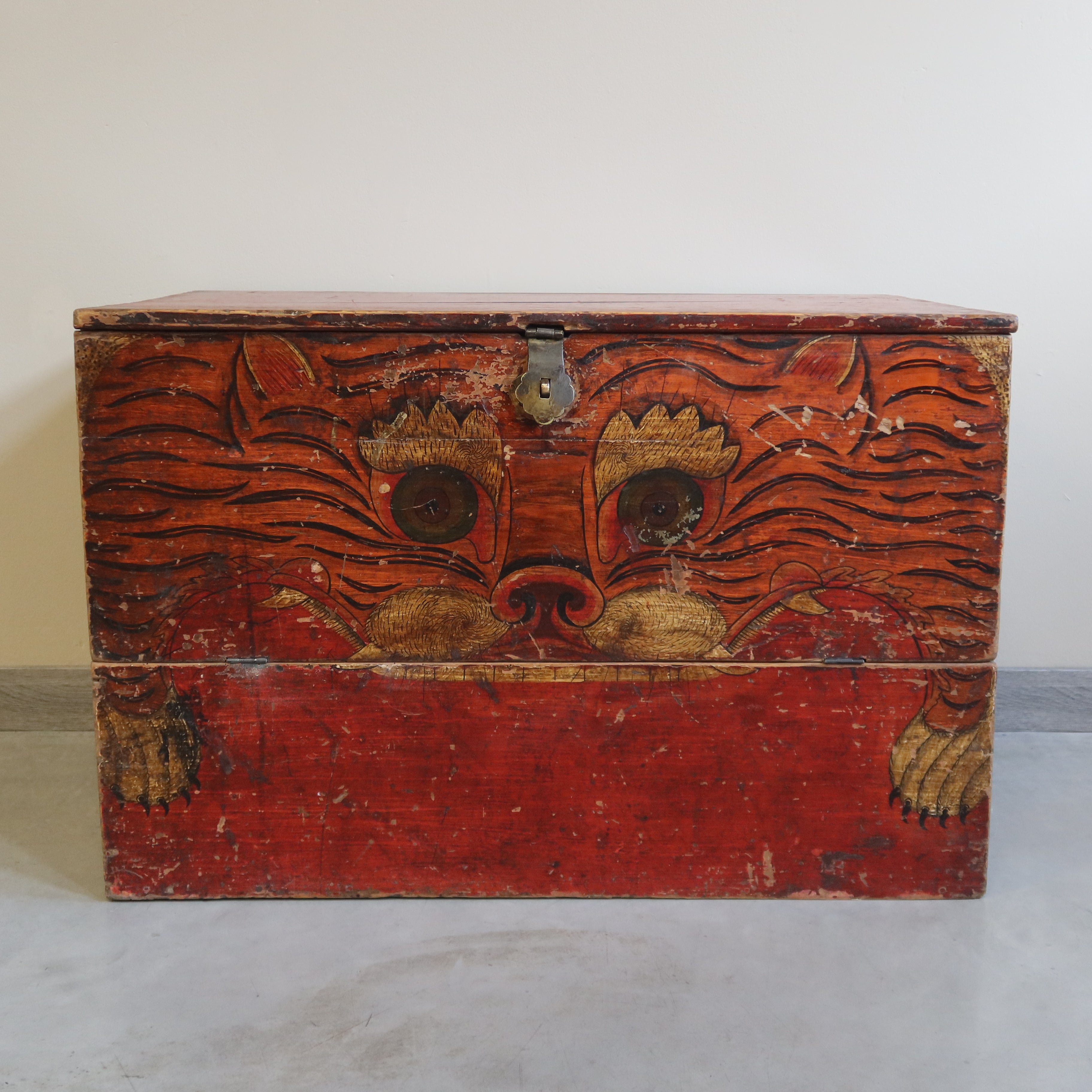 BAULE DEL QINGHAI CON DECORO TIGRE