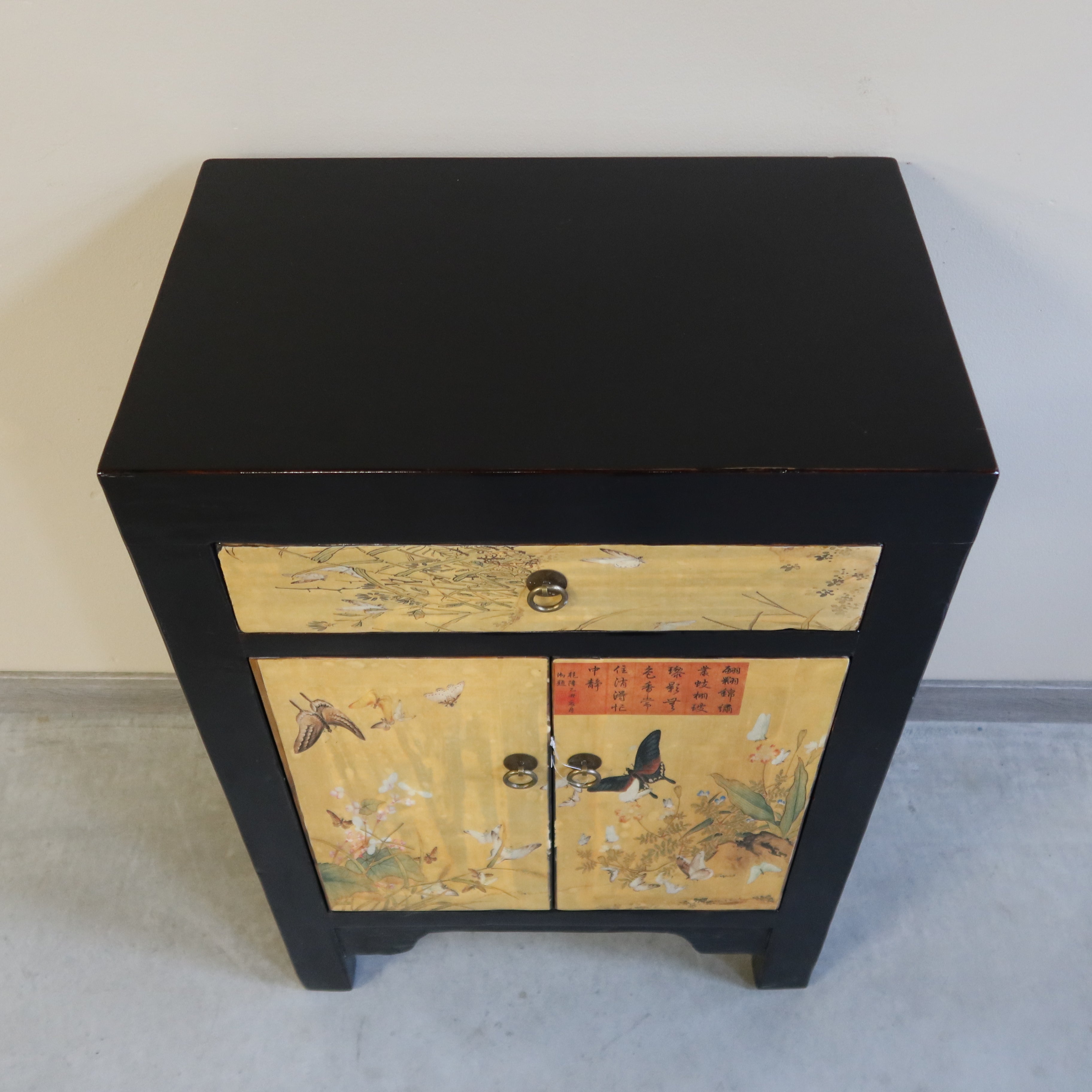 CREDENZINO MONGOLIA DECORATO