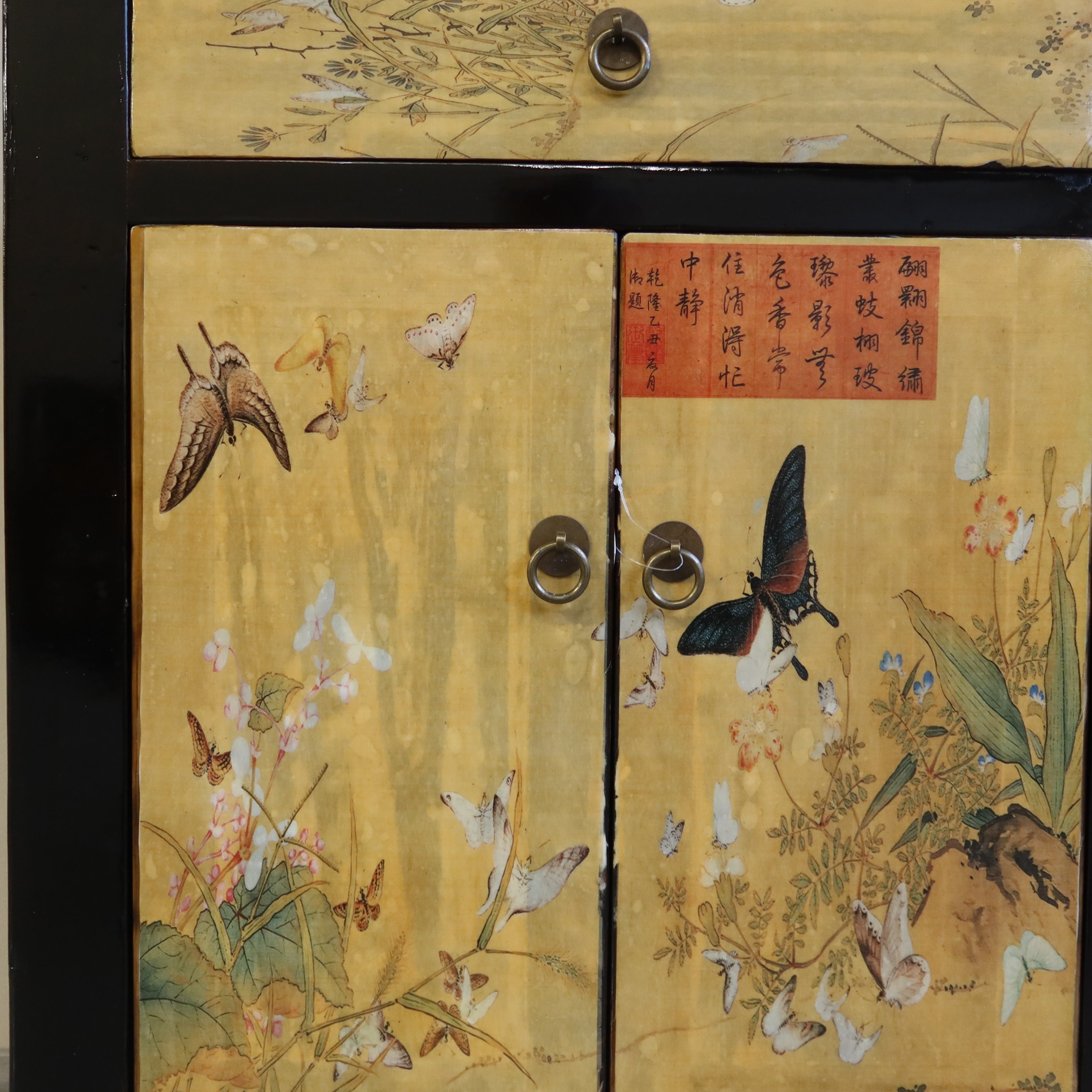 CREDENZINO MONGOLIA DECORATO