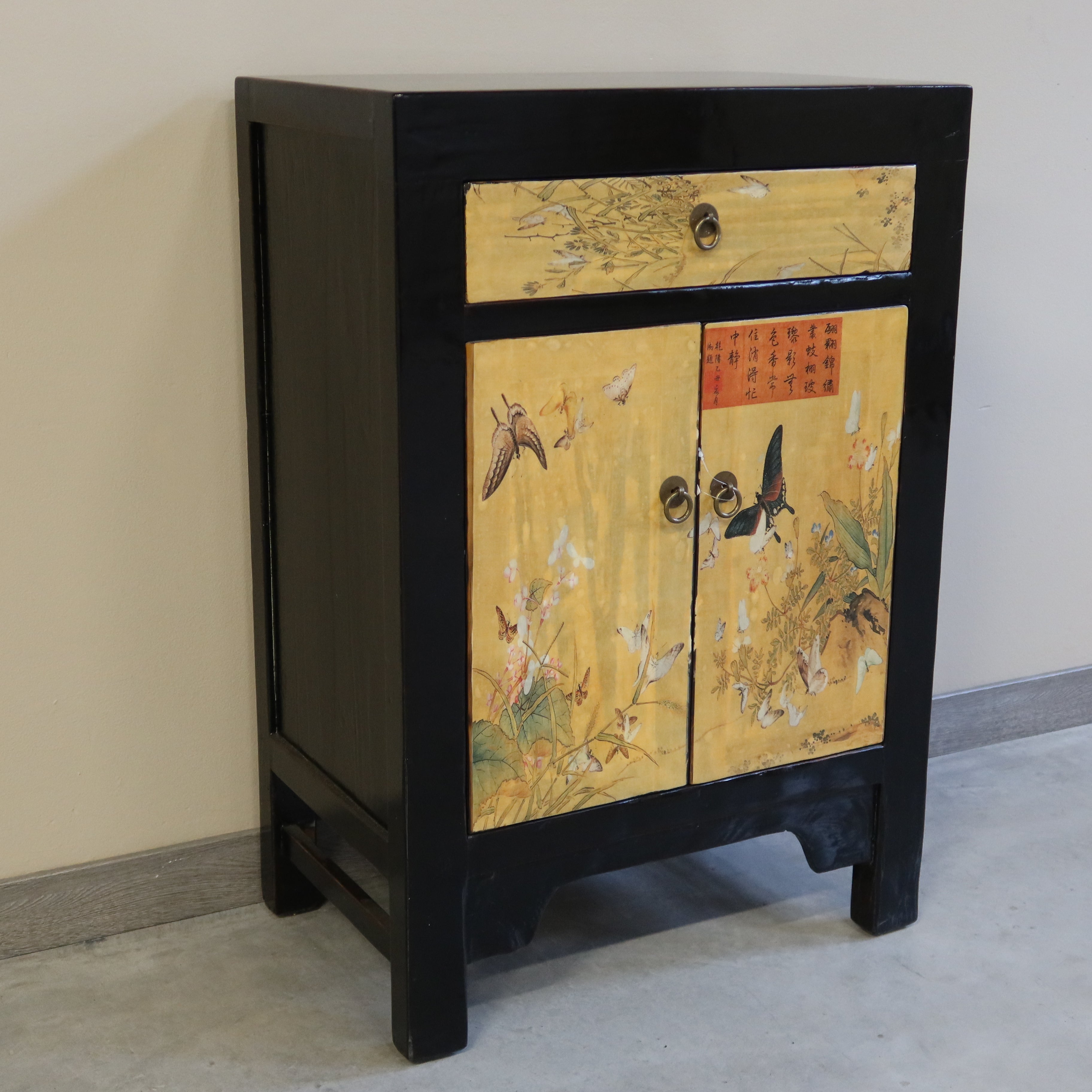 CREDENZINO MONGOLIA DECORATO