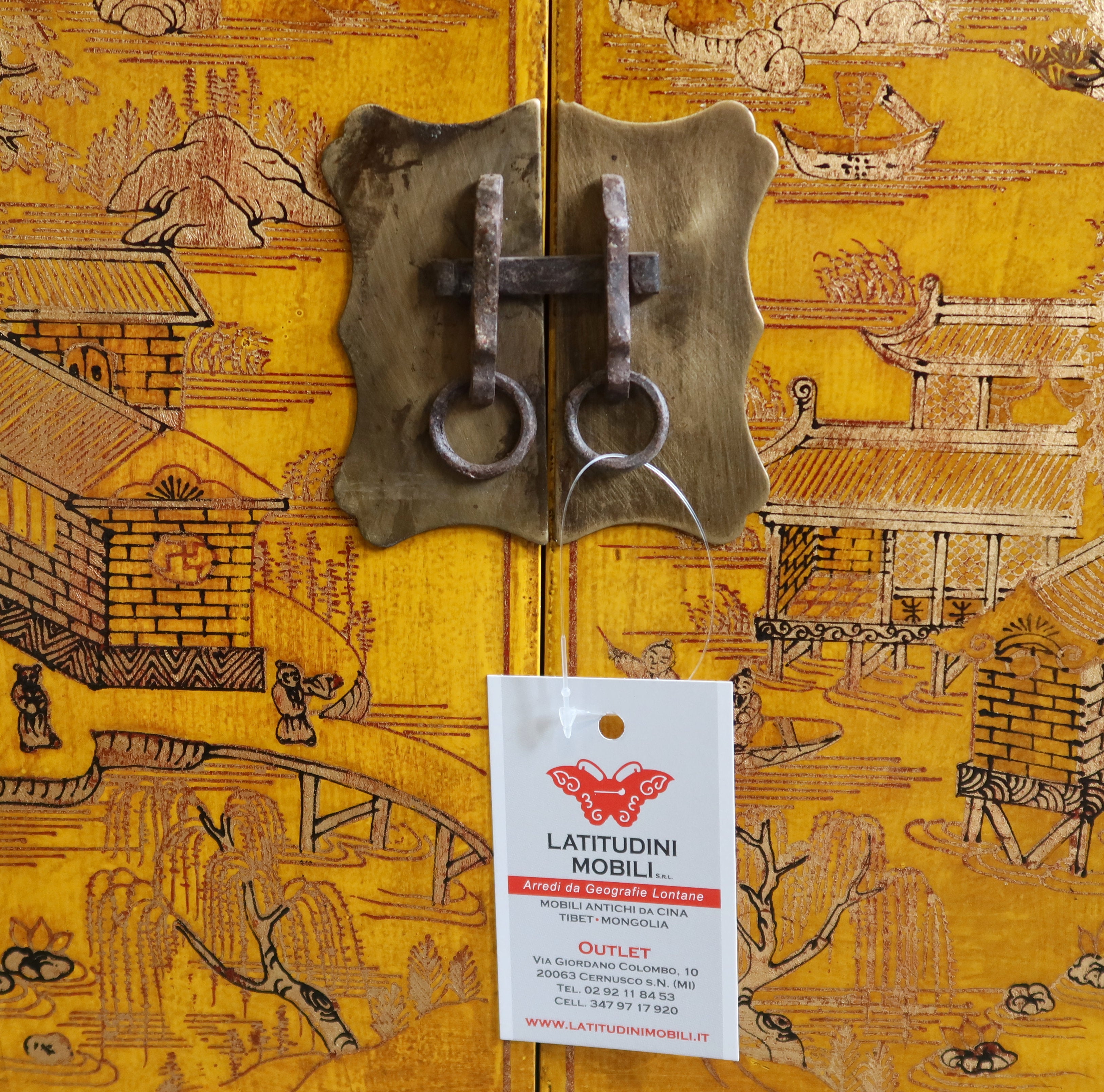 COMODINO SHANXI LACCA GIALLA DECORATA