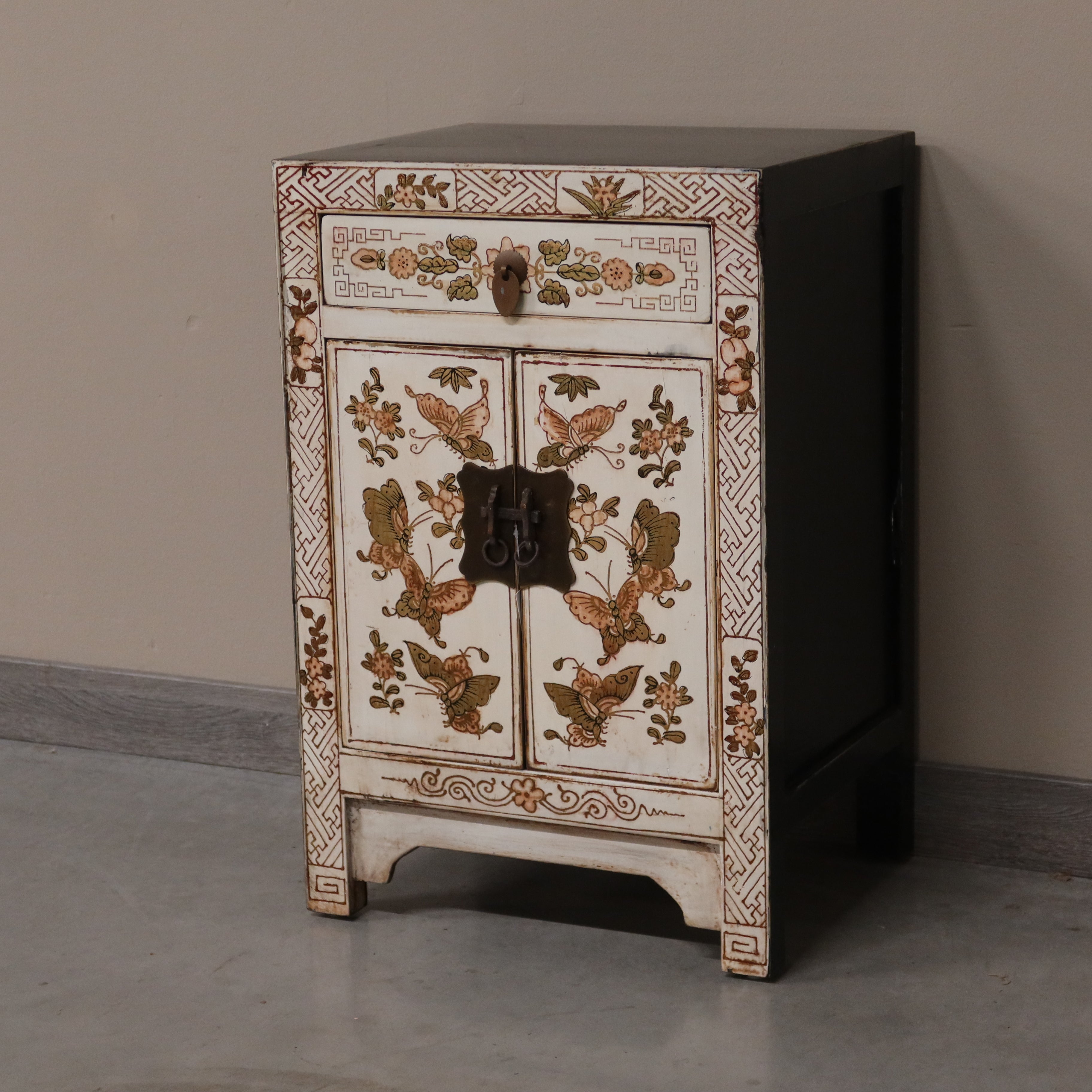 COMODINO SHANXI LACCA BIANCA DECORATA