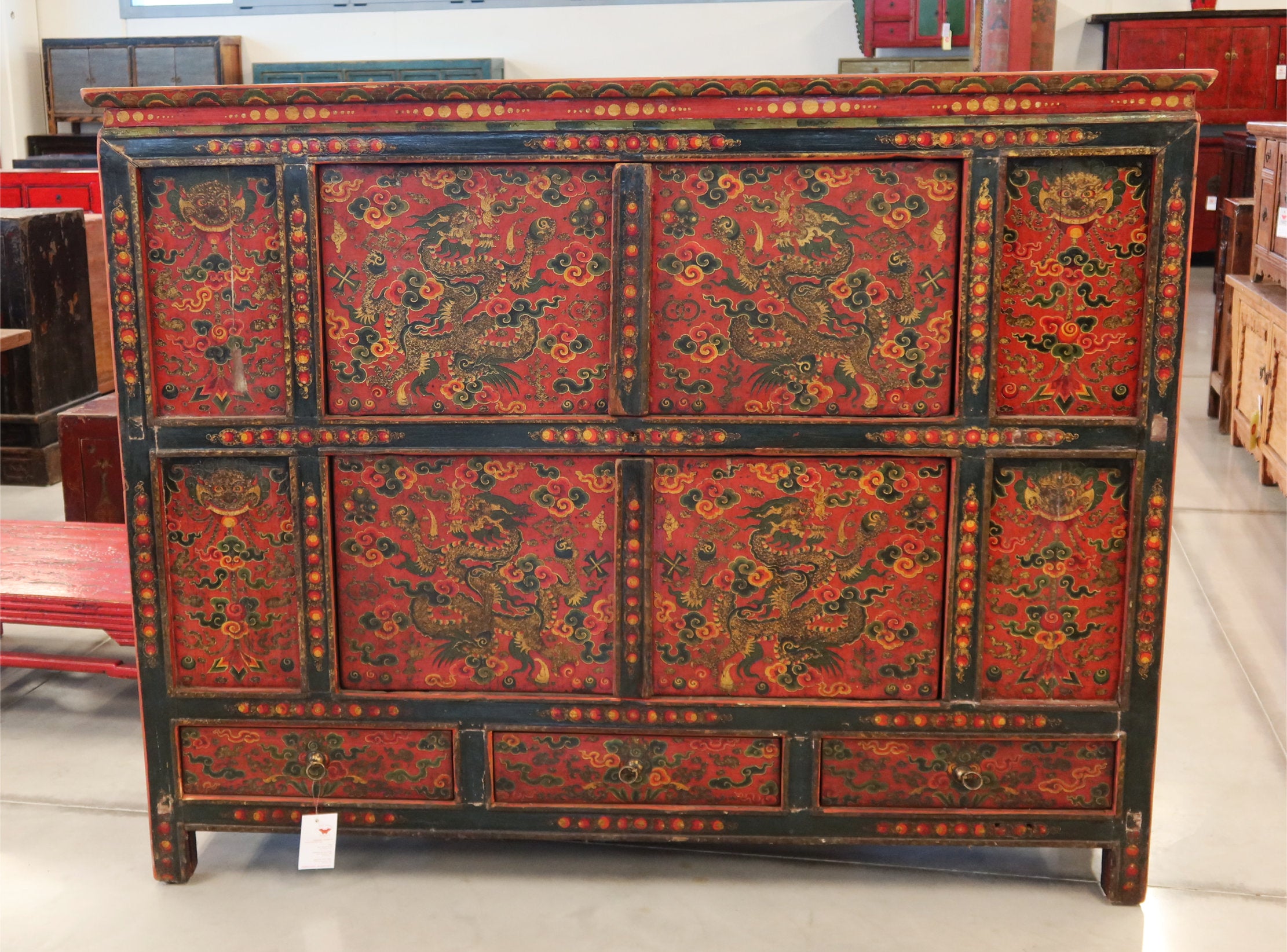 CREDENZA TIBET