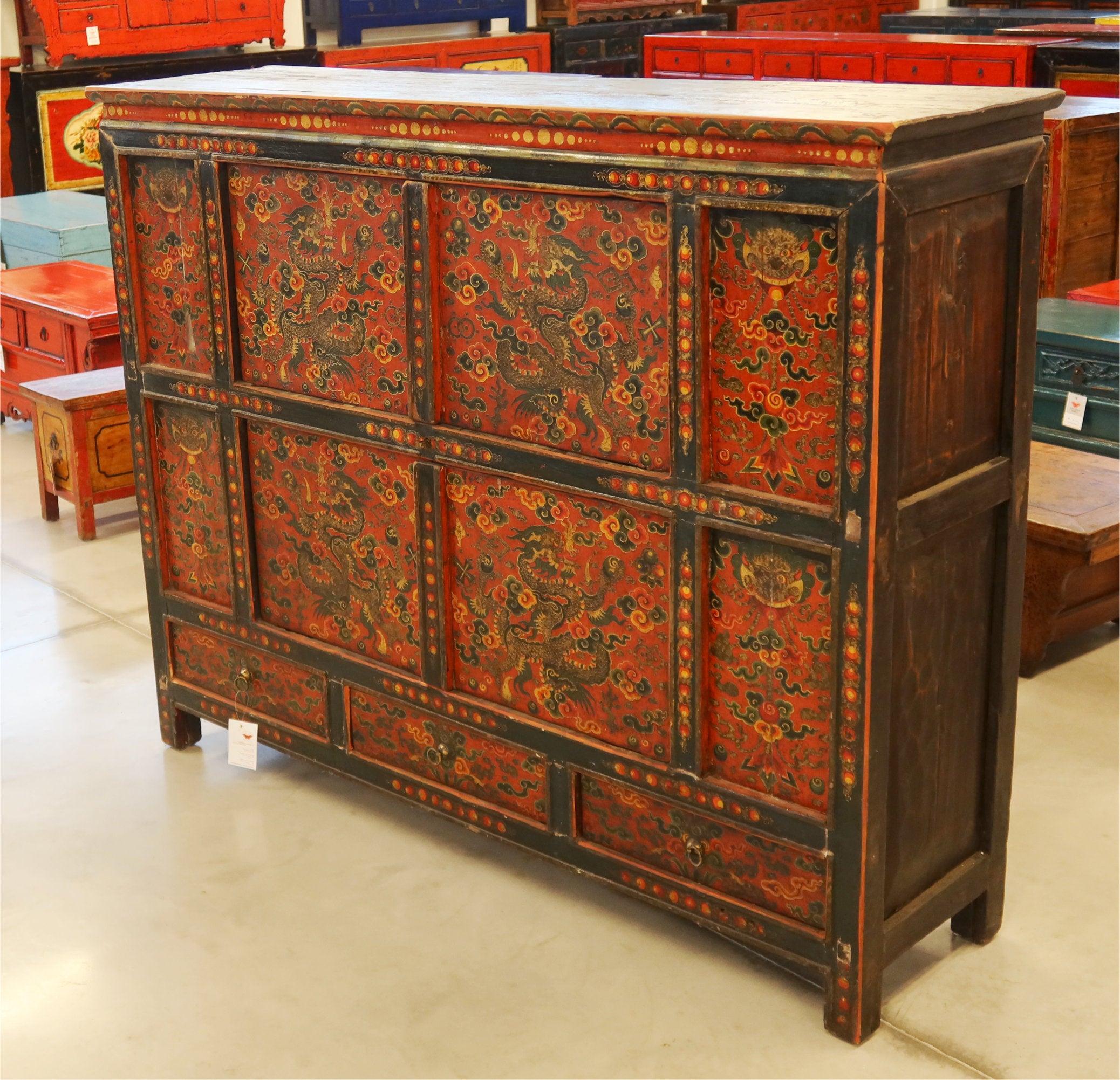 CREDENZA TIBET