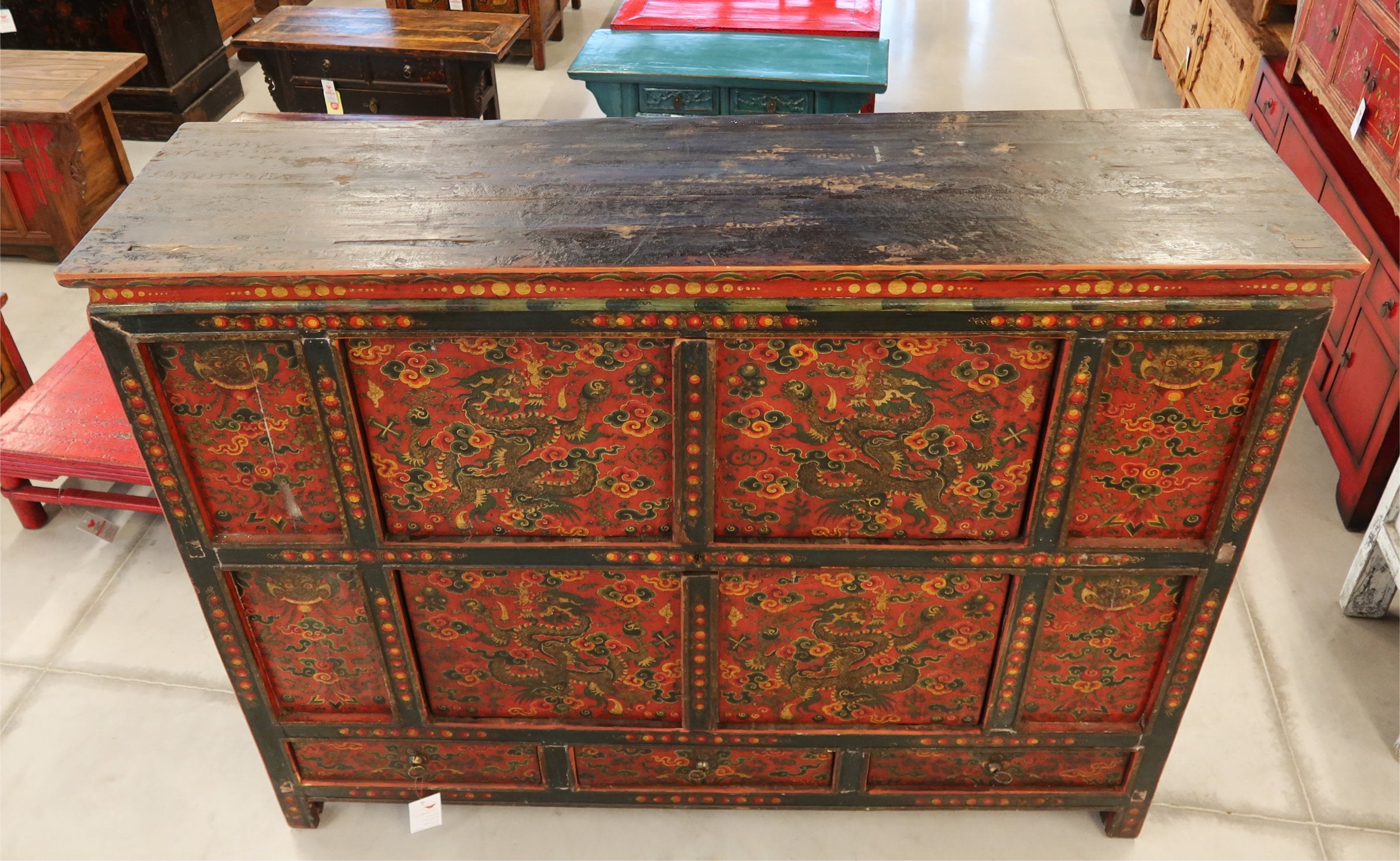 CREDENZA TIBET