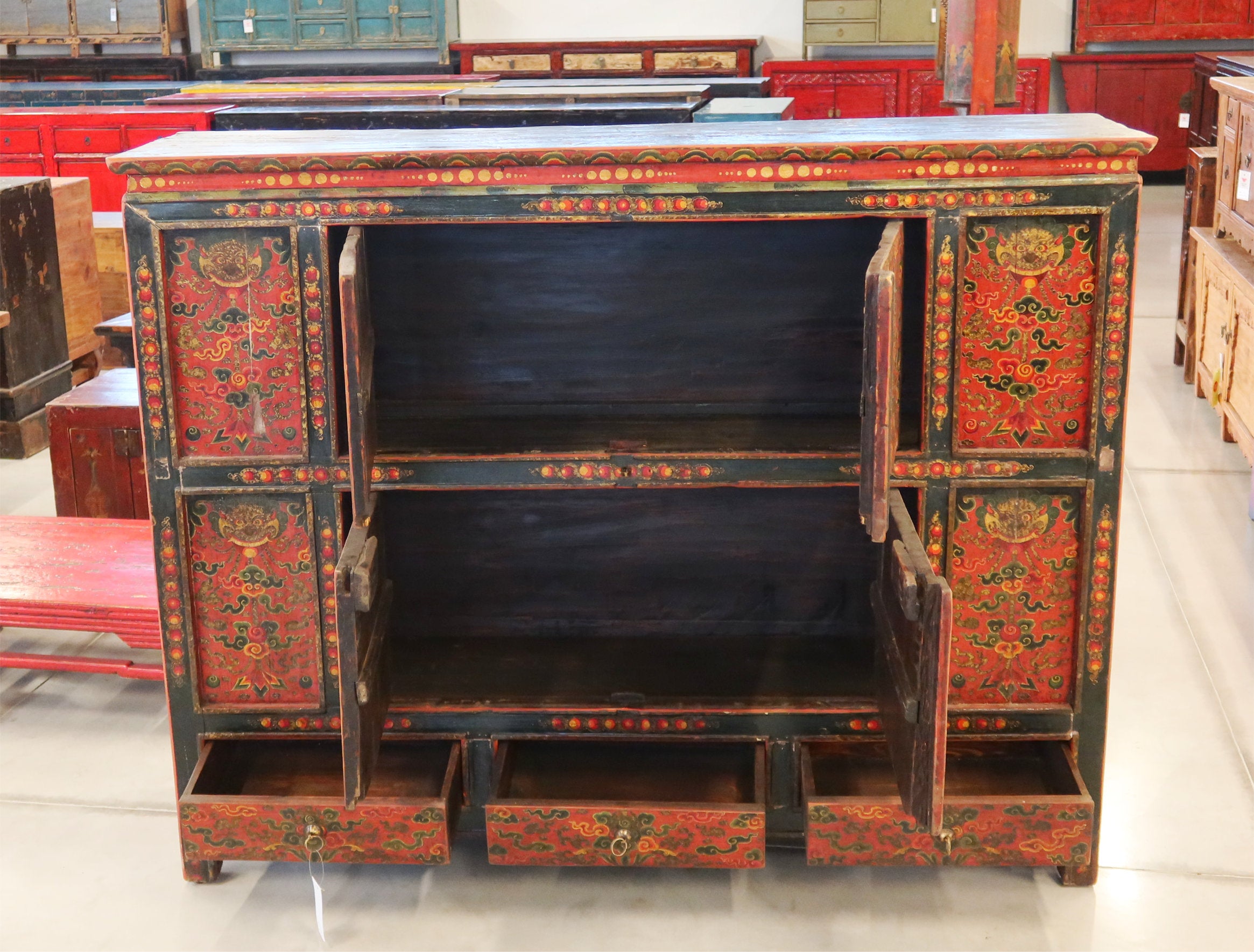 CREDENZA TIBET