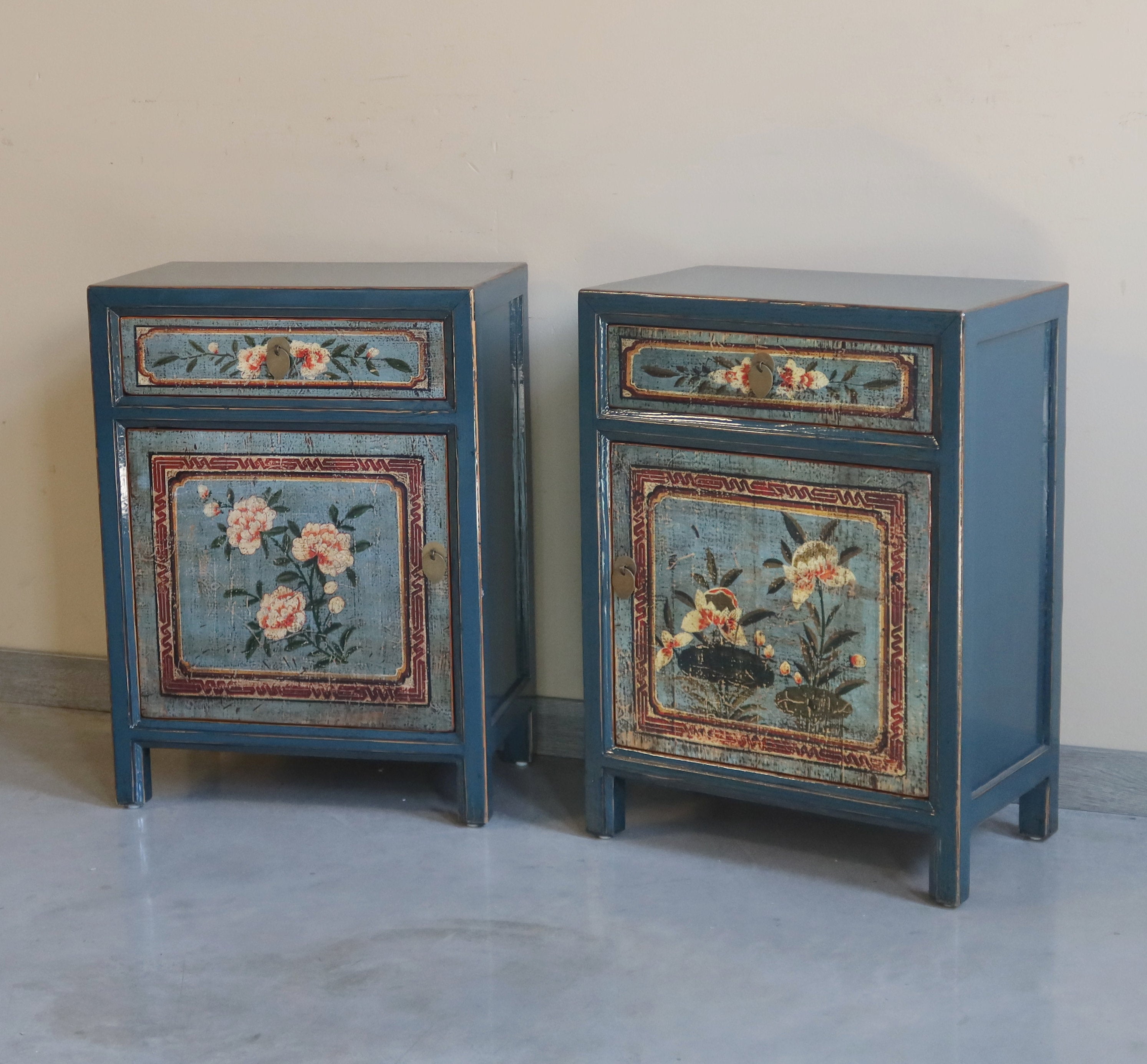 COMODINI MONGOLIA DECORATI