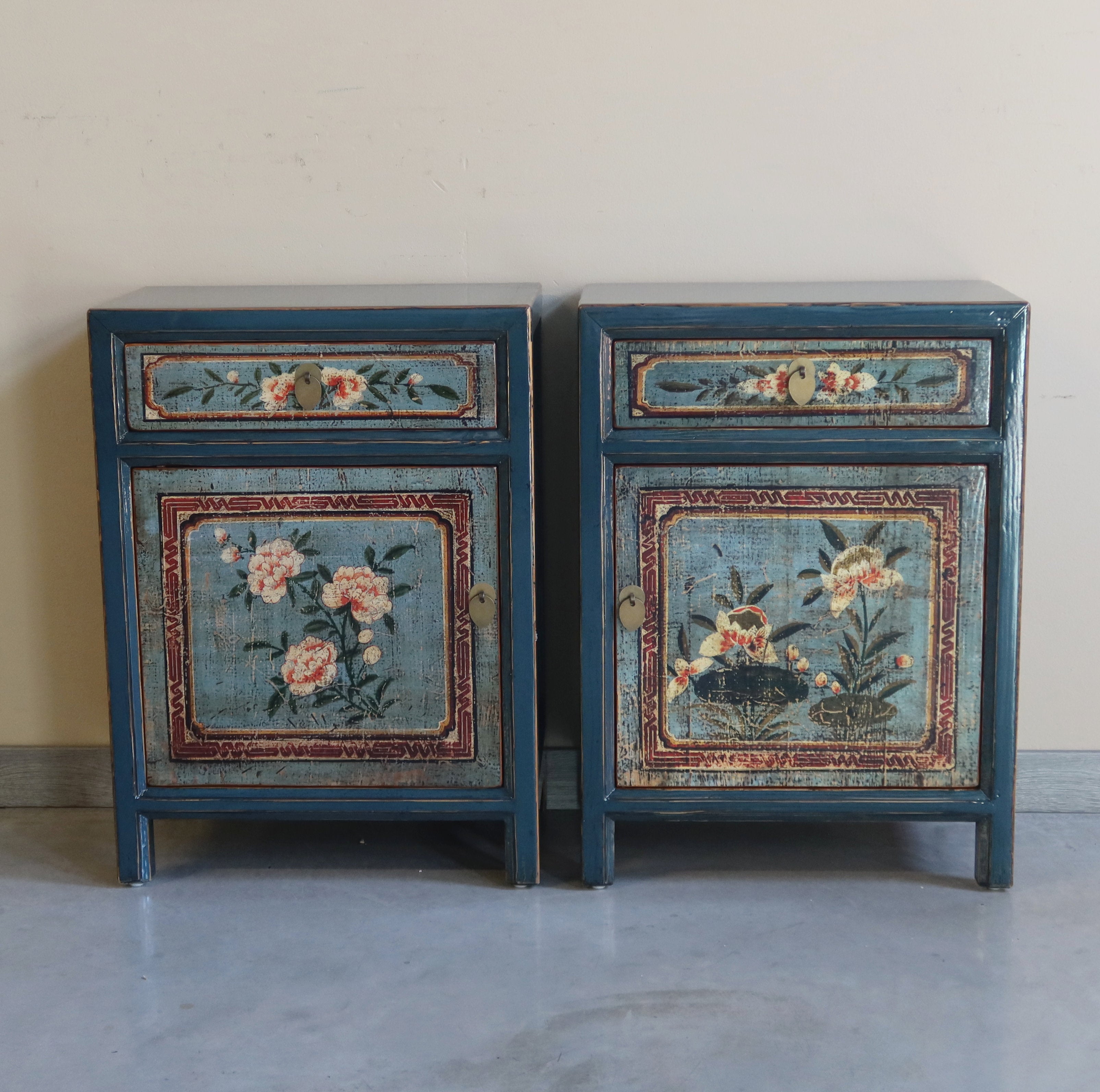 COMODINI MONGOLIA DECORATI