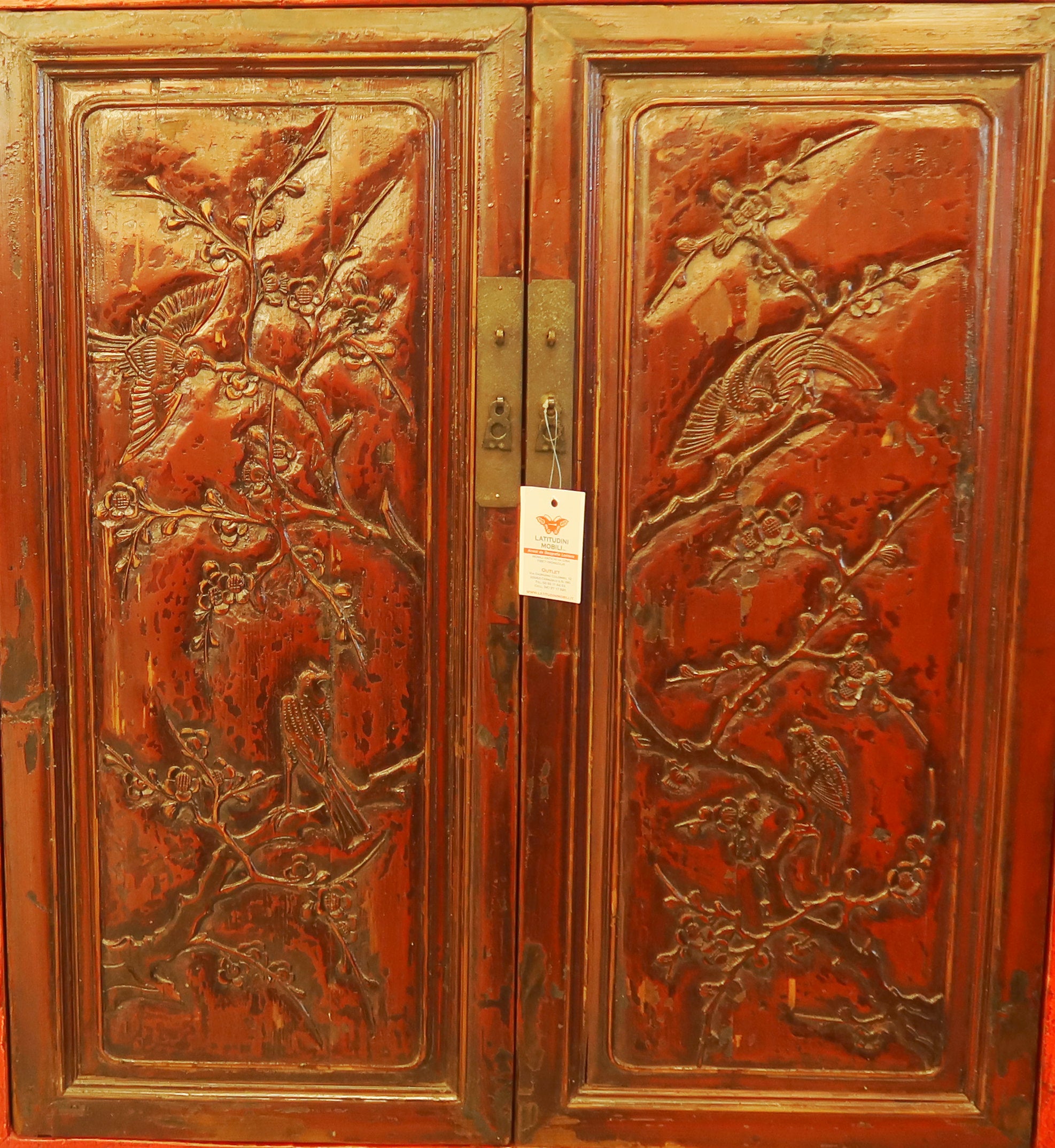 ARMADIO DEL FUJAN DECORO A SBALZO