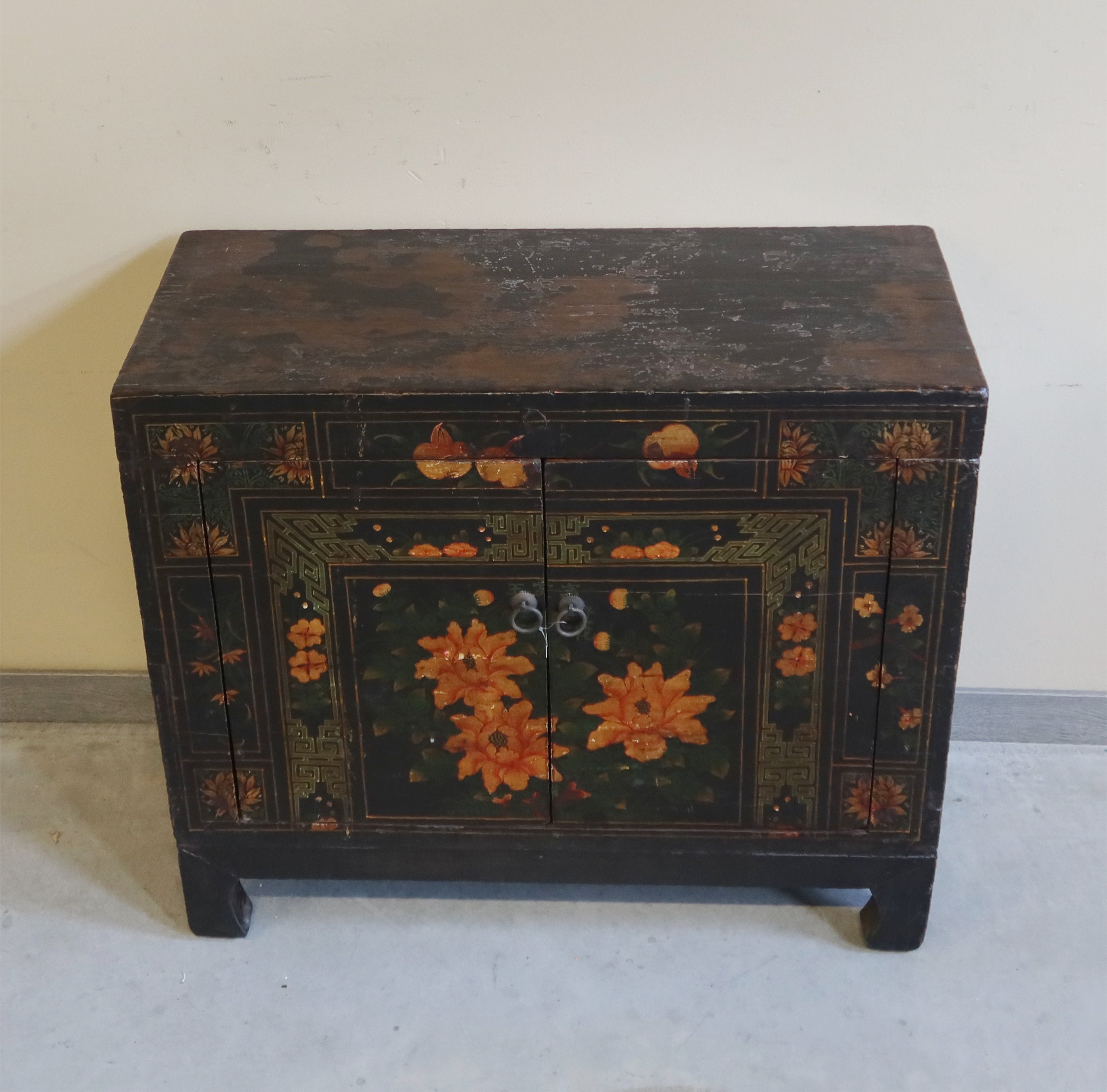 BAULE CINESE DECORATO CON APERTURA FRONTALE