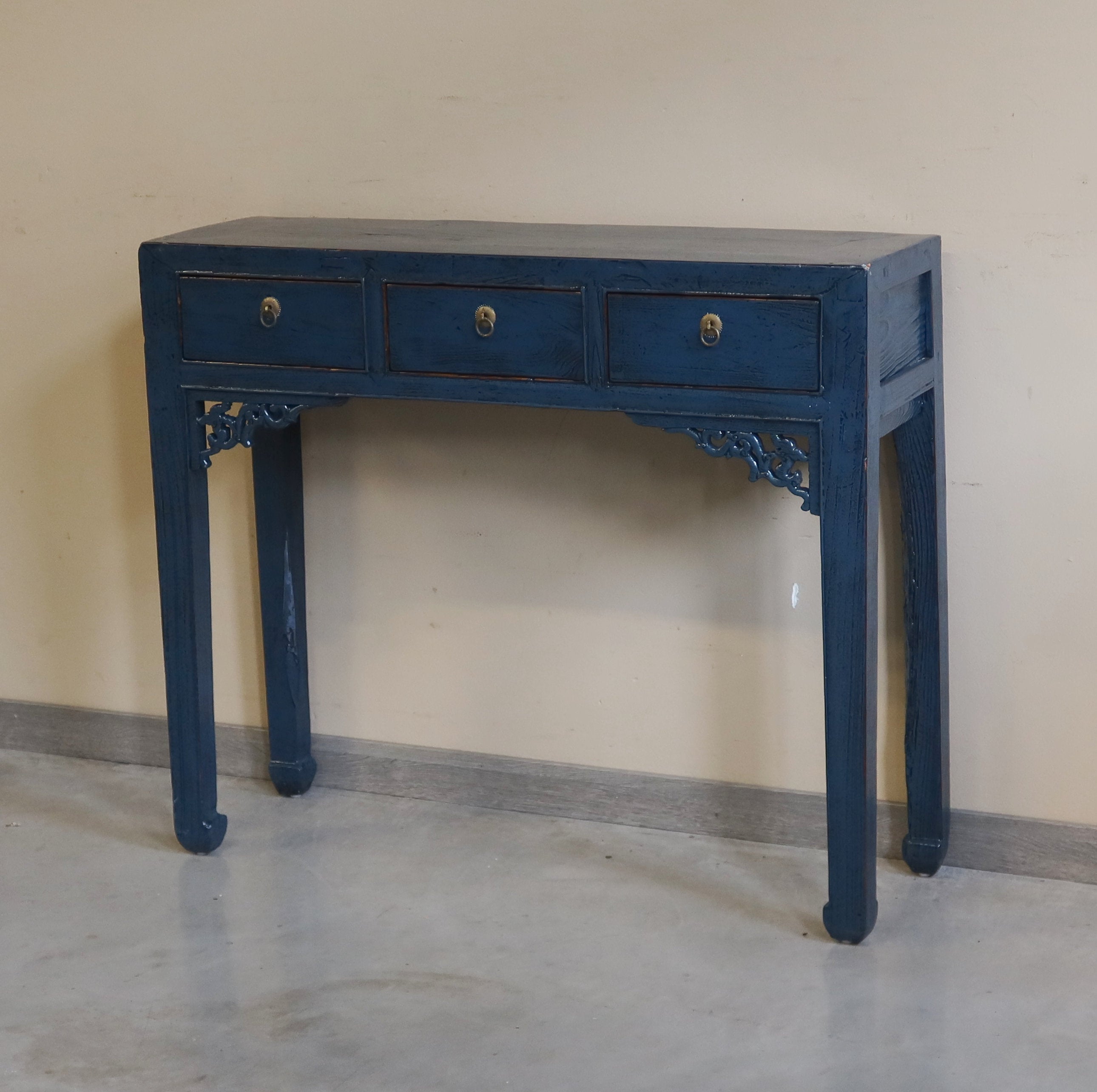 CONSOLLE CINESE IN LACCA BLU CON INTAGLI