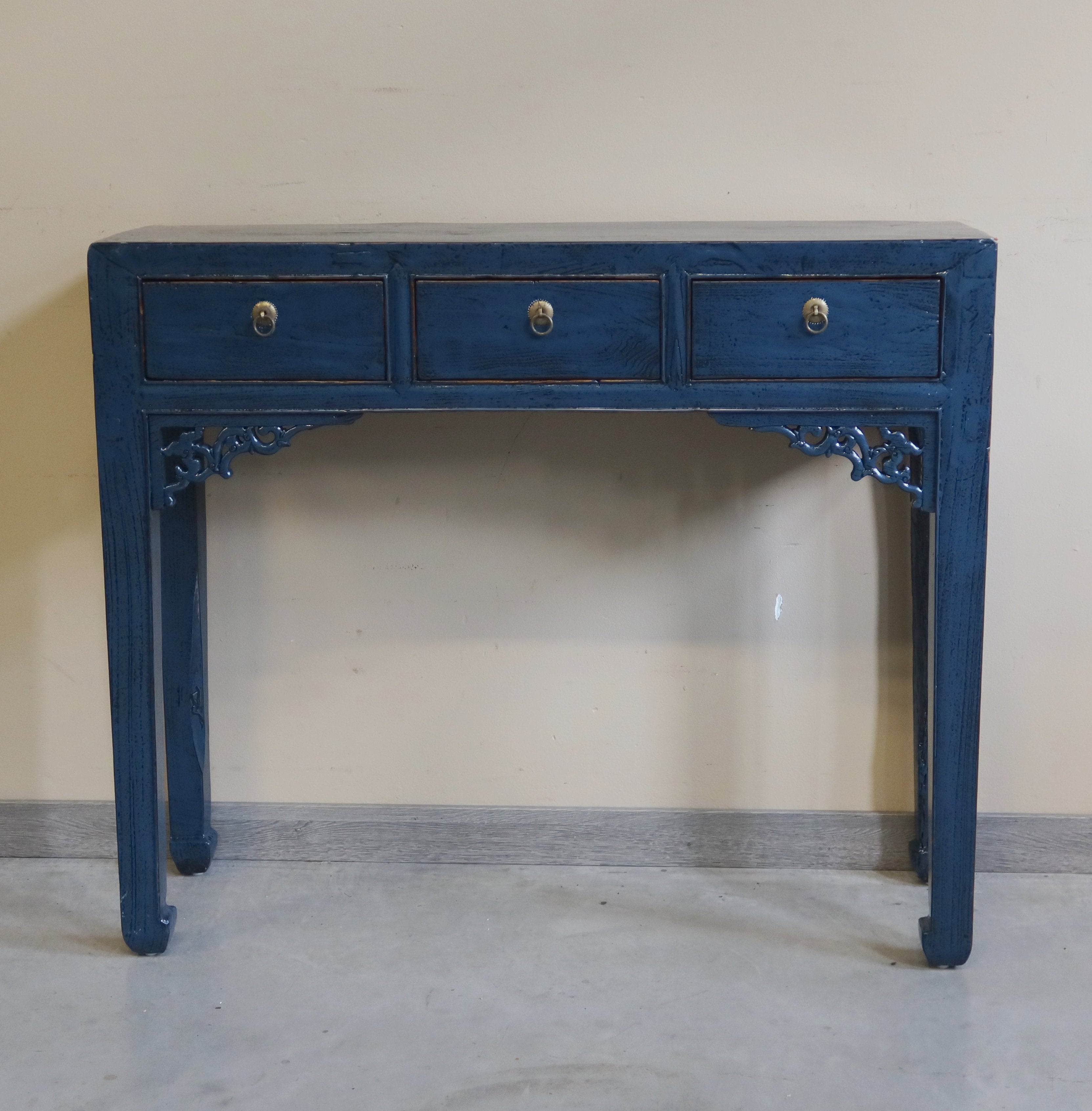 CONSOLLE CINESE IN LACCA BLU CON INTAGLI