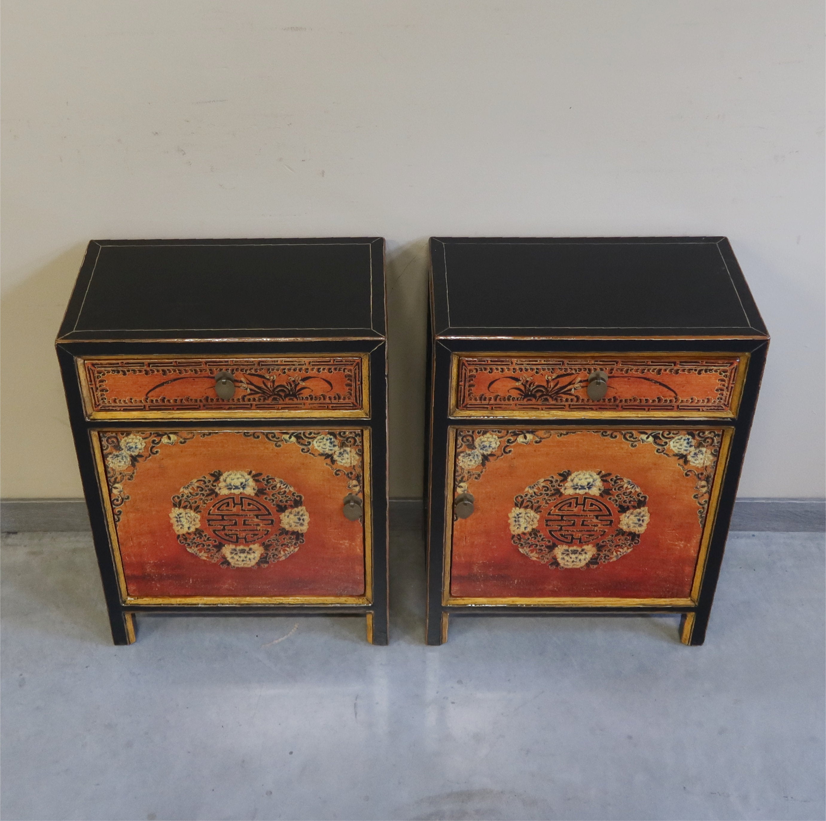 COMODINO MONGOLIA test