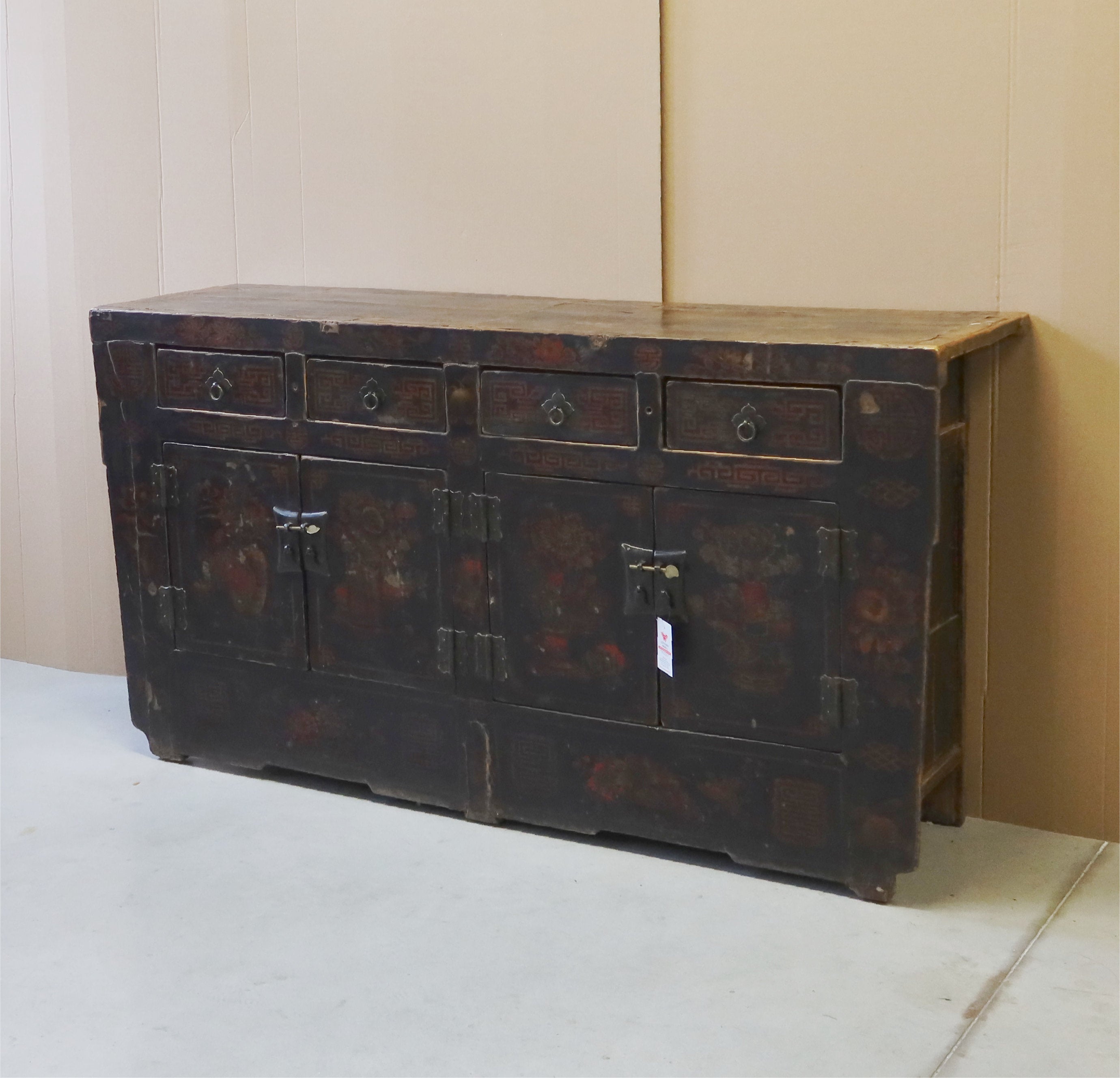 CREDENZA CINESE NERA DECORATA