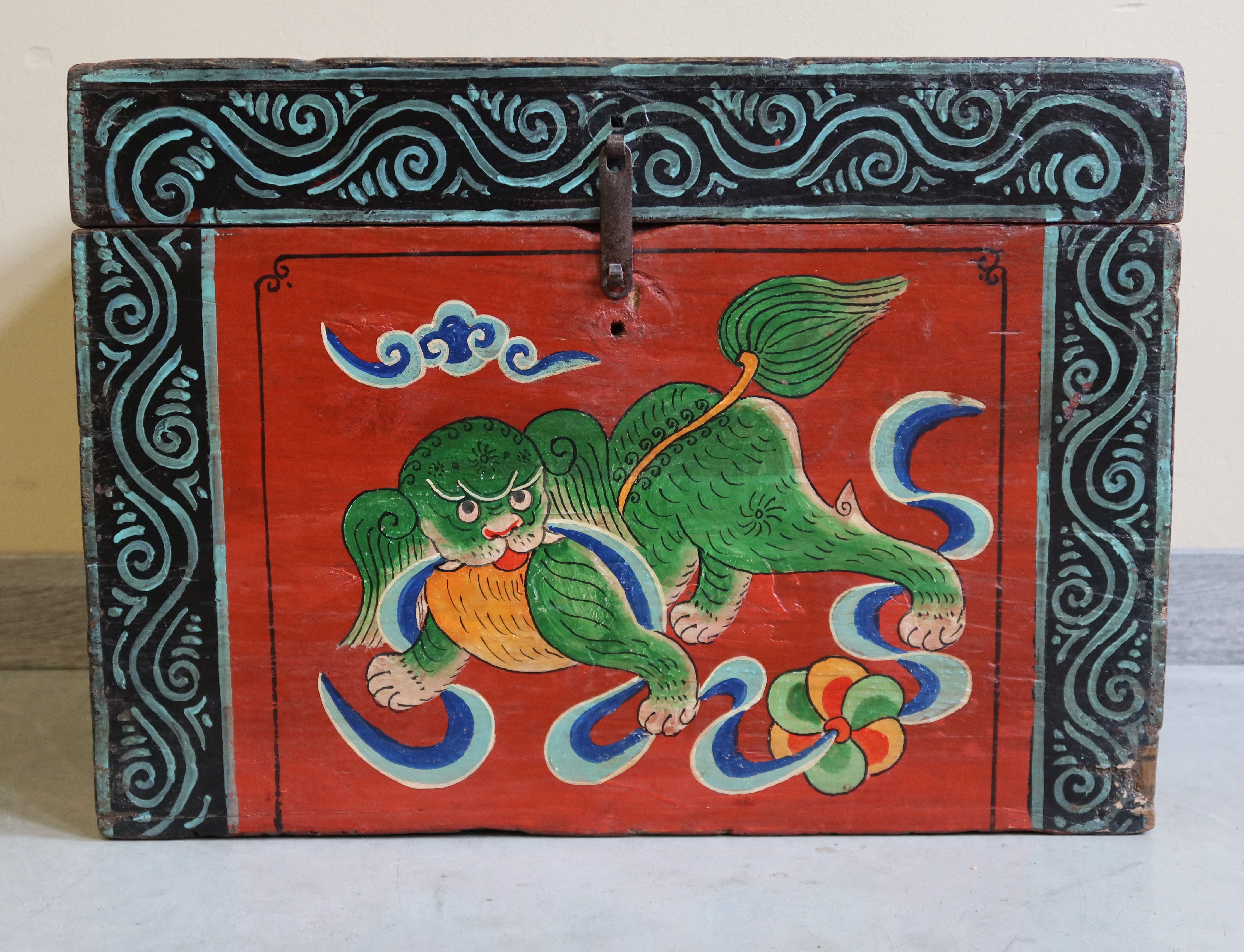 BAULE MONGOLIA DECORO LEONCANE