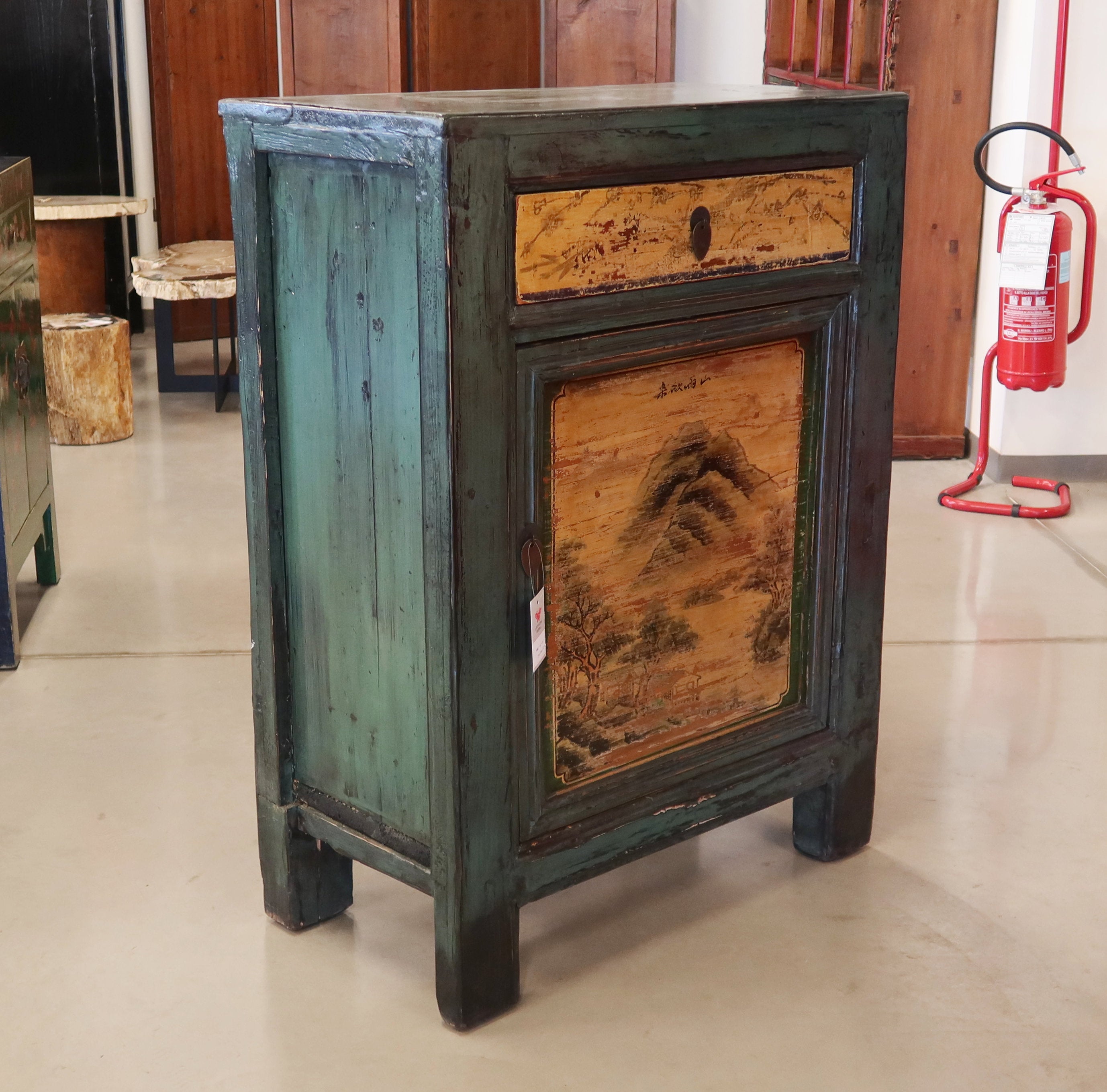 CREDENZINO DEL GANZU DECORO LIEVE