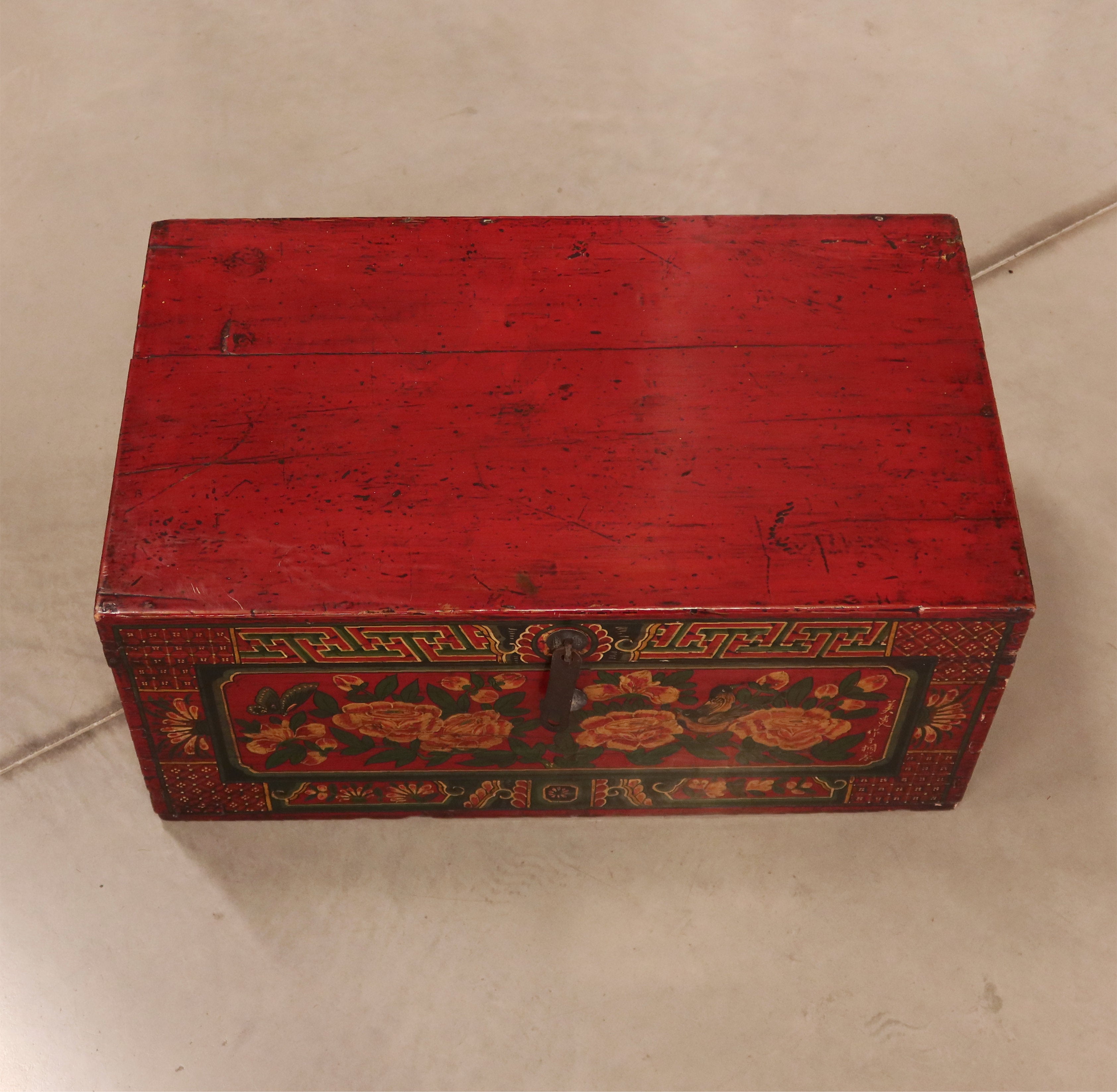 BAULE DELLA MONGOLIA DECORATO