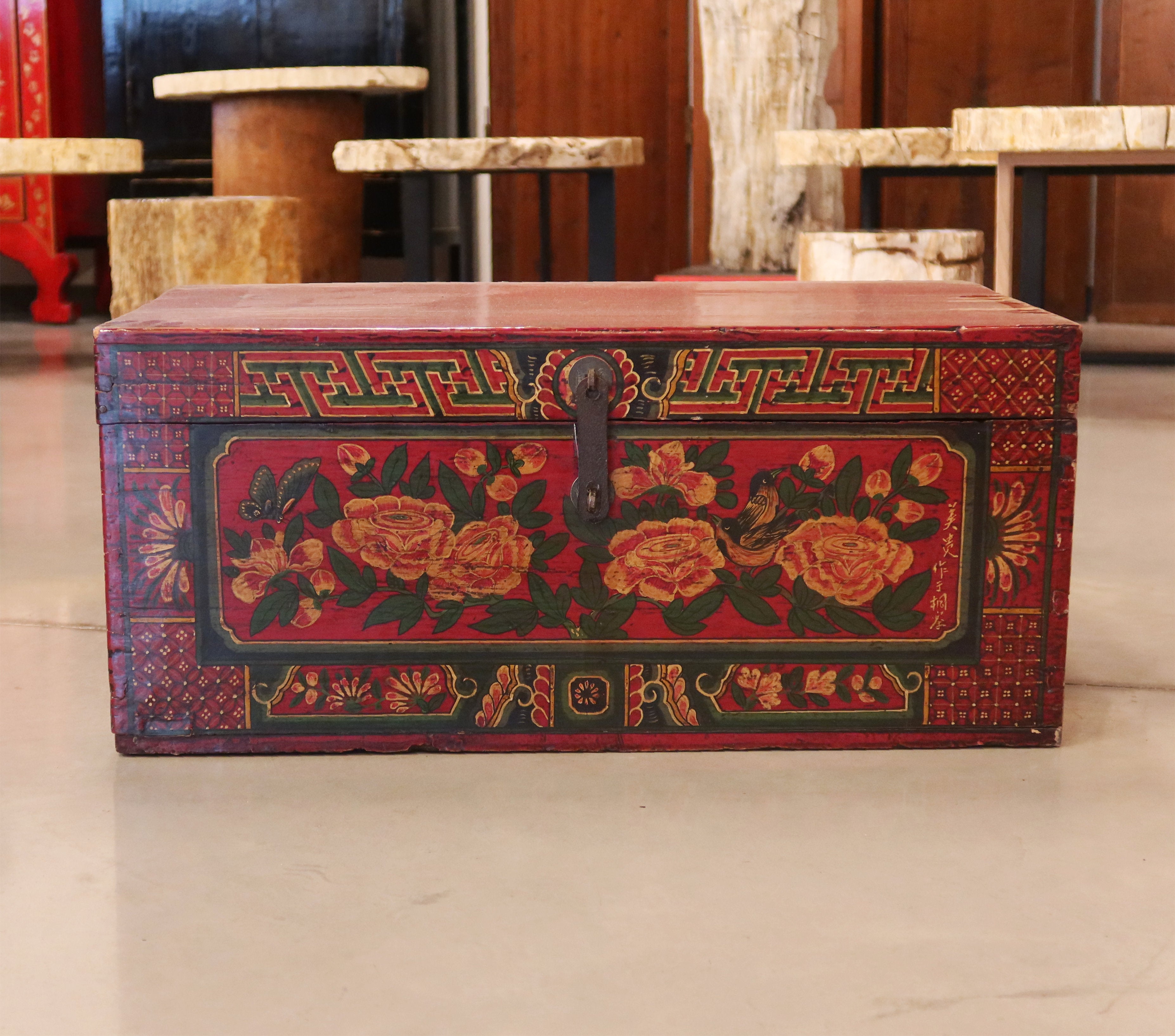 BAULE DELLA MONGOLIA DECORATO