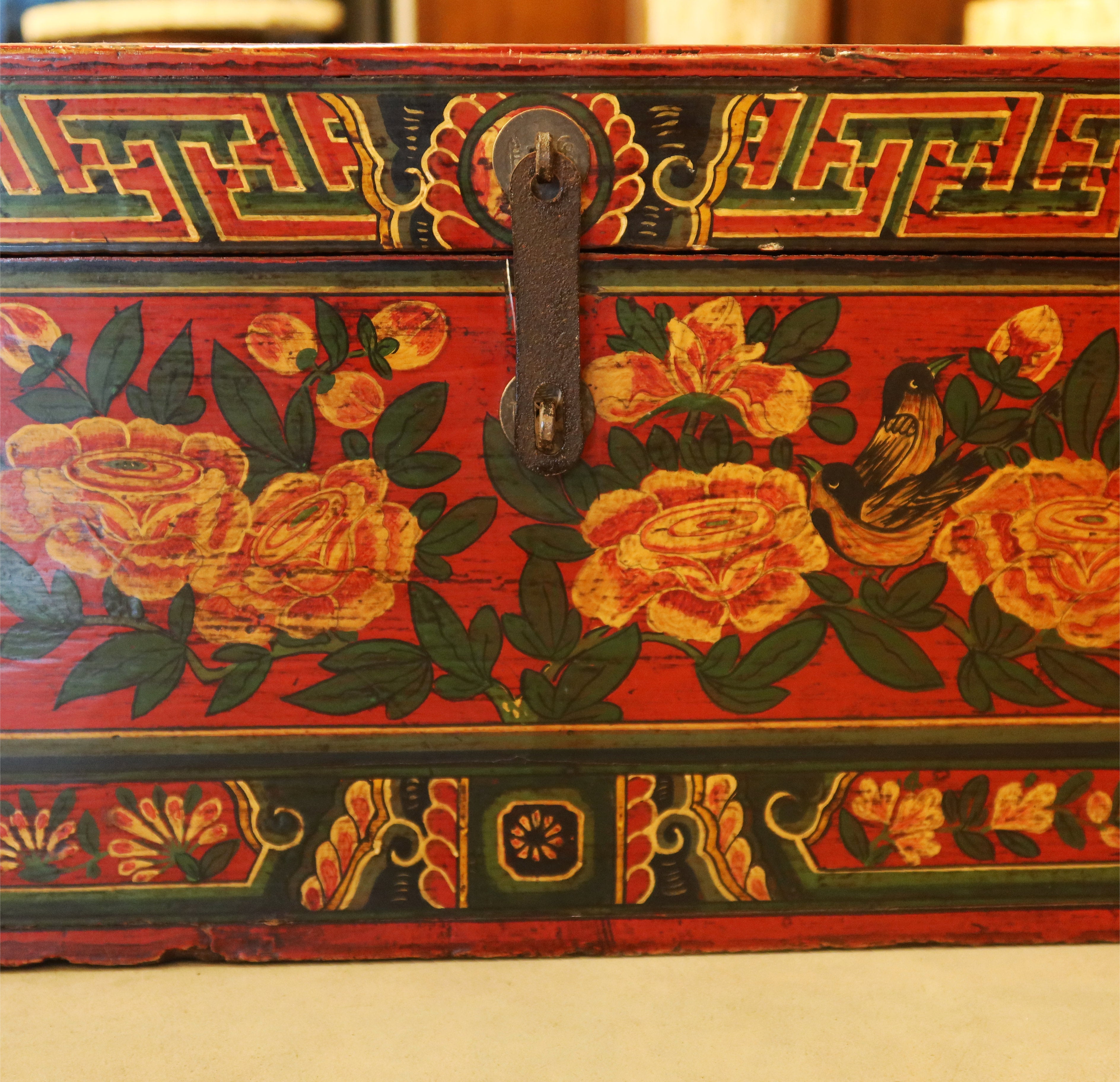 BAULE DELLA MONGOLIA DECORATO