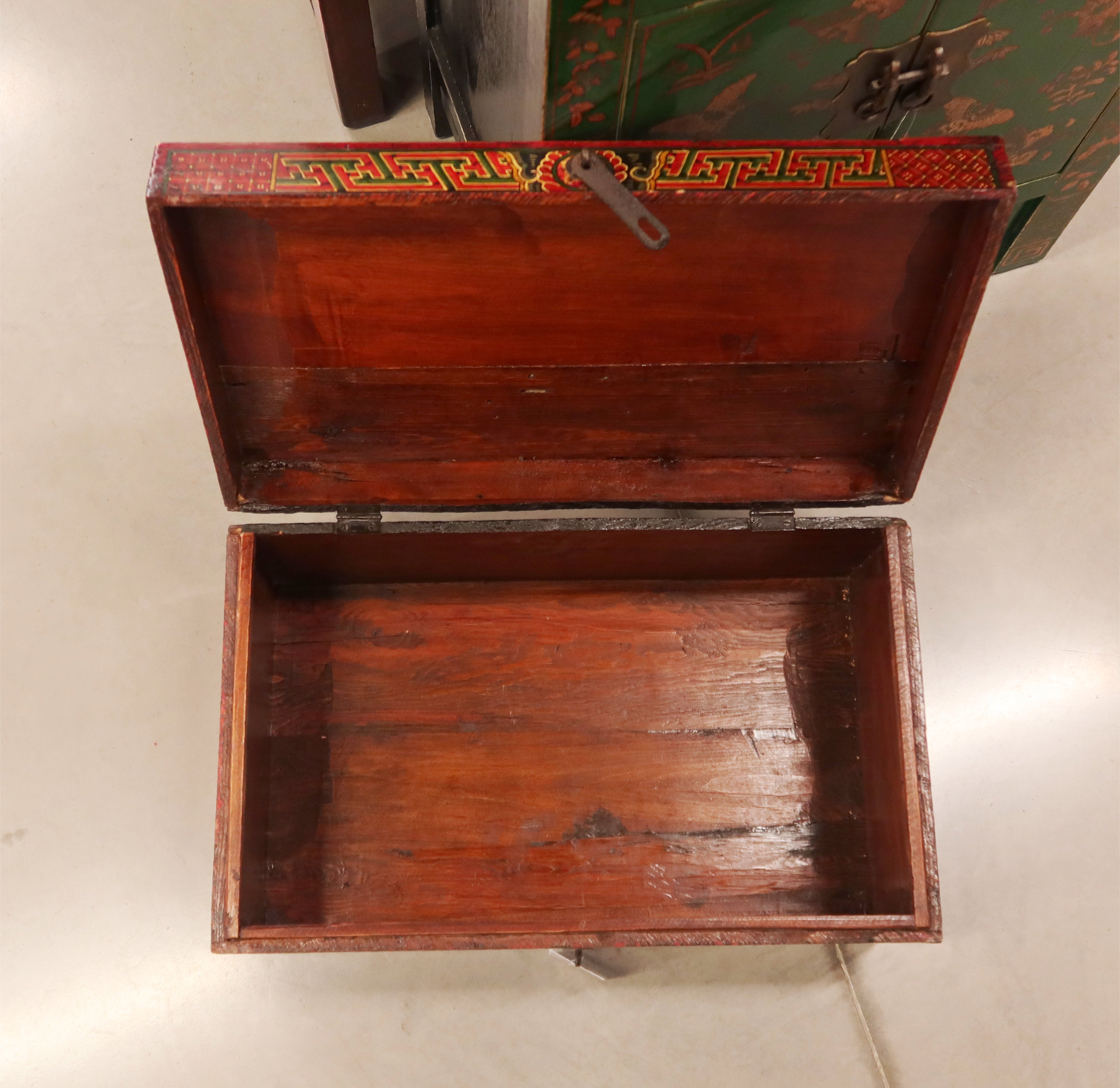 BAULE DELLA MONGOLIA DECORATO