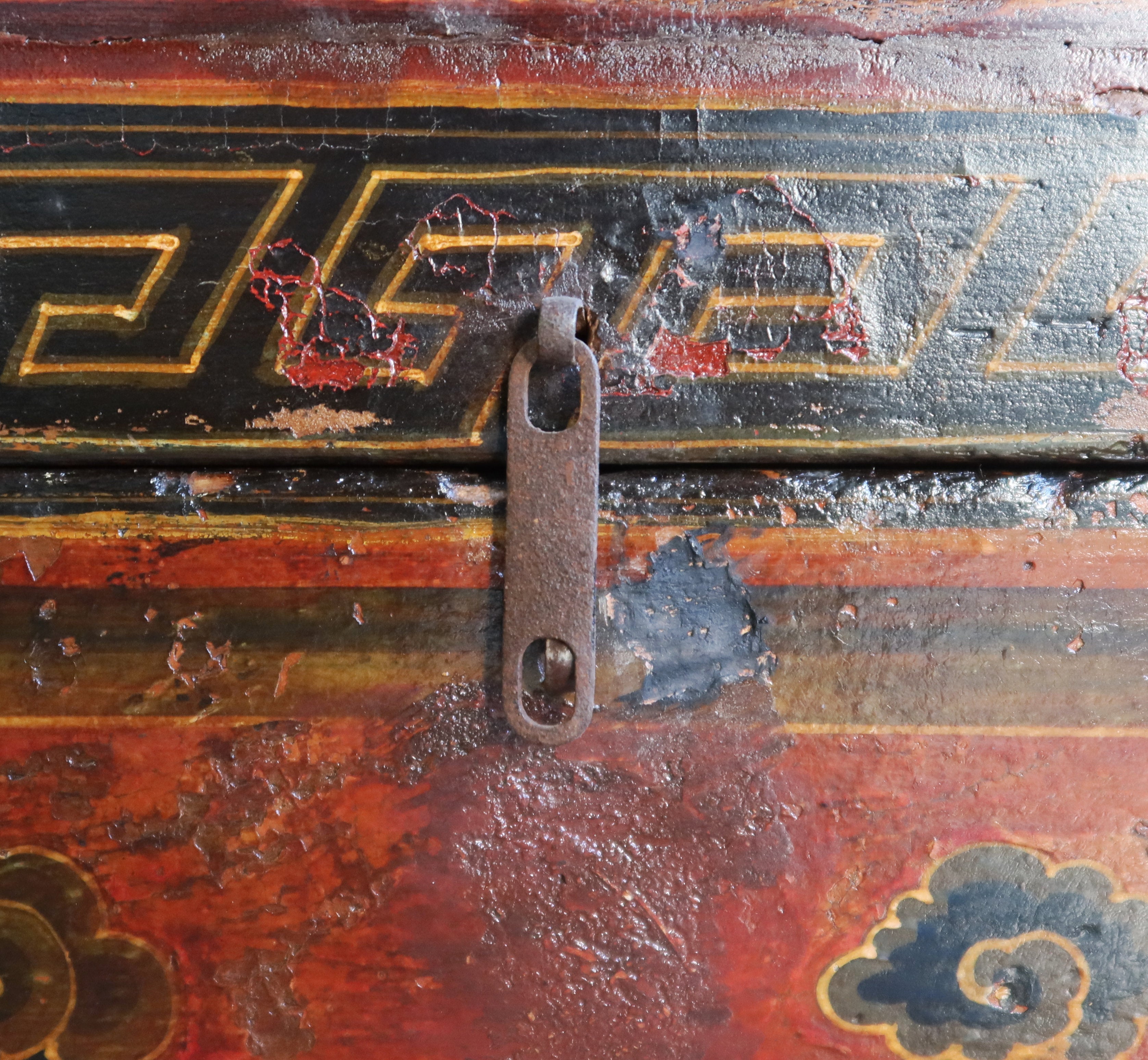 BAULE MONGOLIA DECORO LEONCANE
