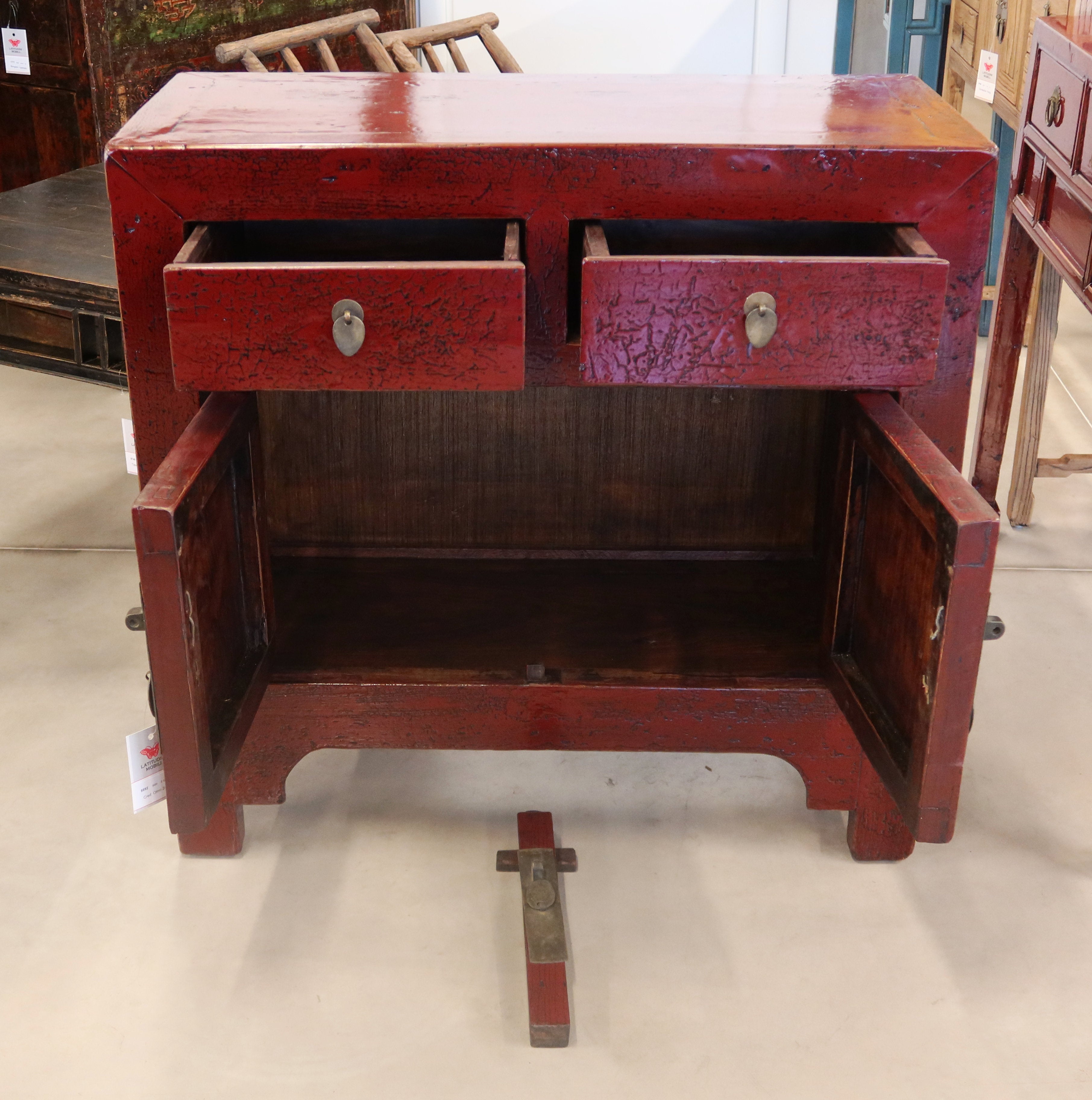 CREDENZINA CINESE LACCA BORDEAUX
