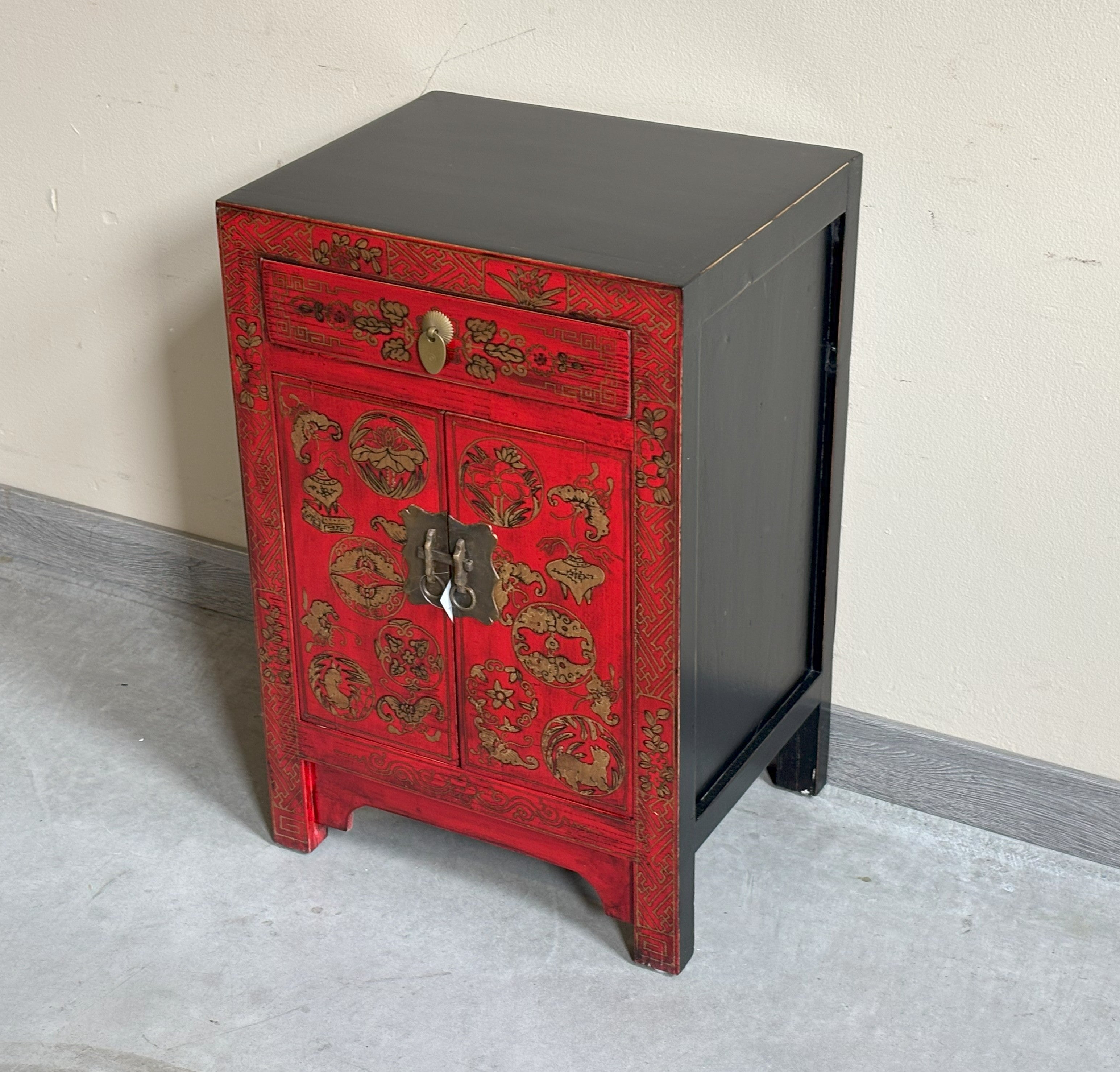 COMODINO CINESE ROSSO DECORATO