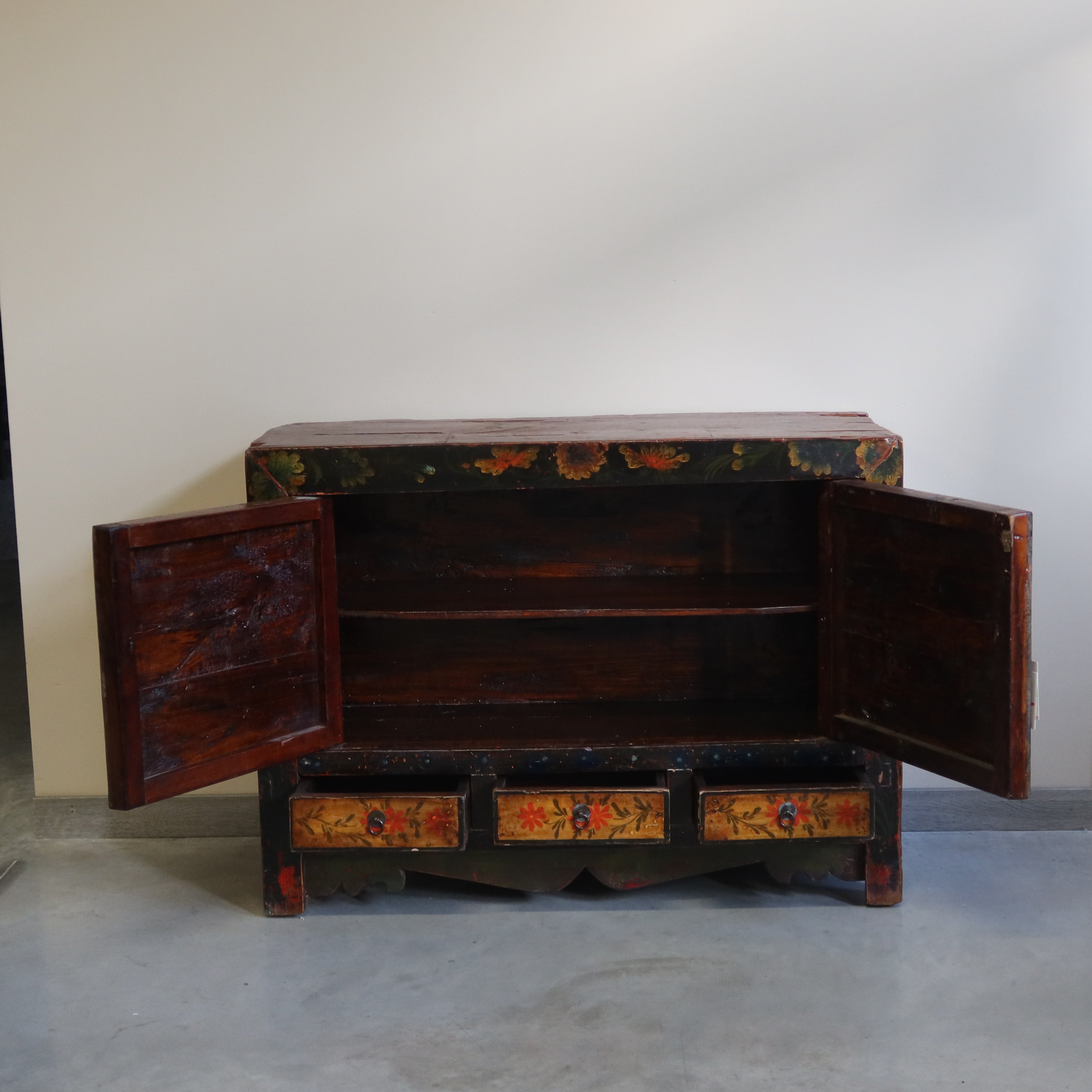 MADIA GANZU IN LACCA DECORATA